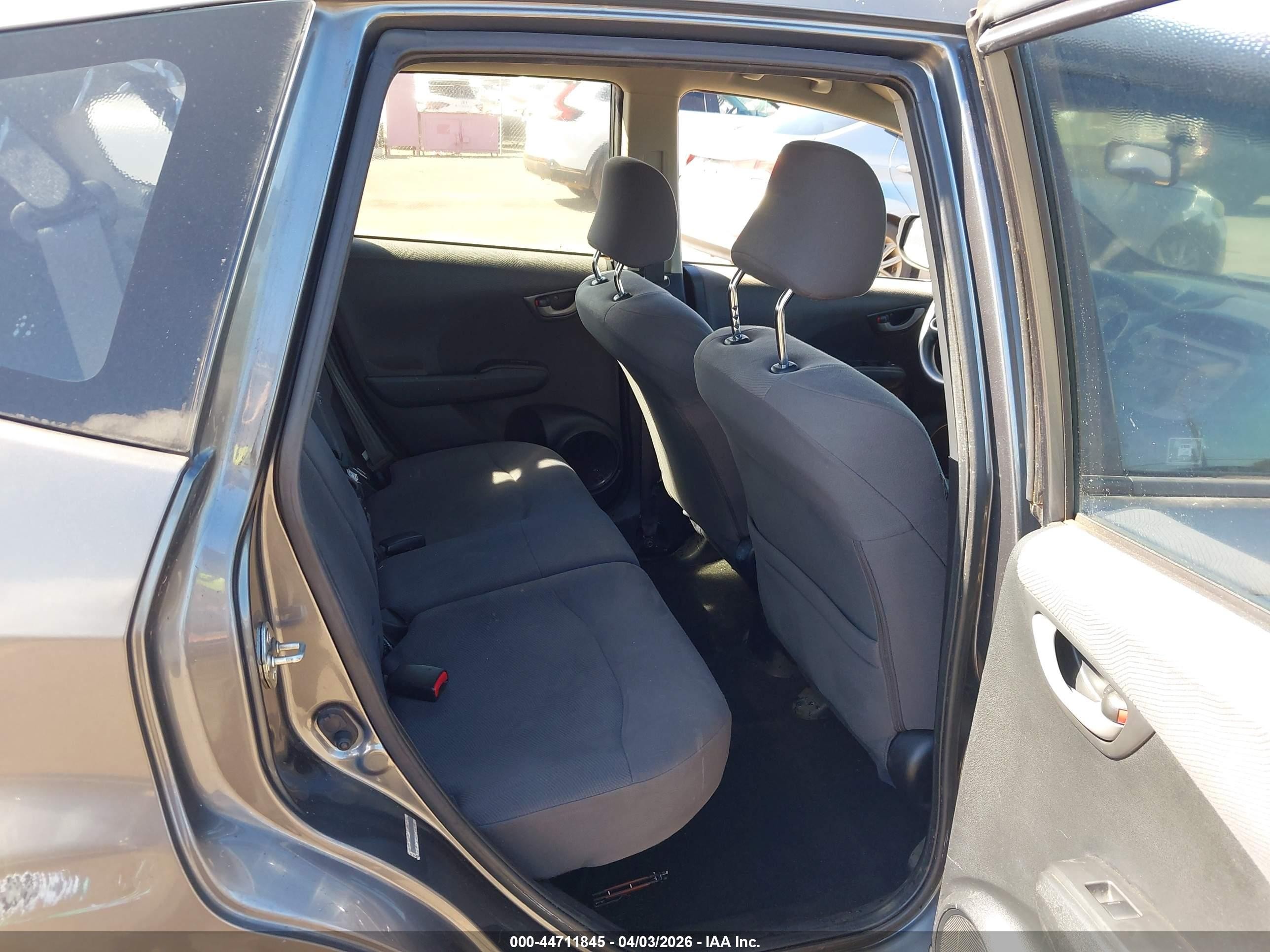 2013 Honda Fit   Gray vin: JHMGE8H34DC071721