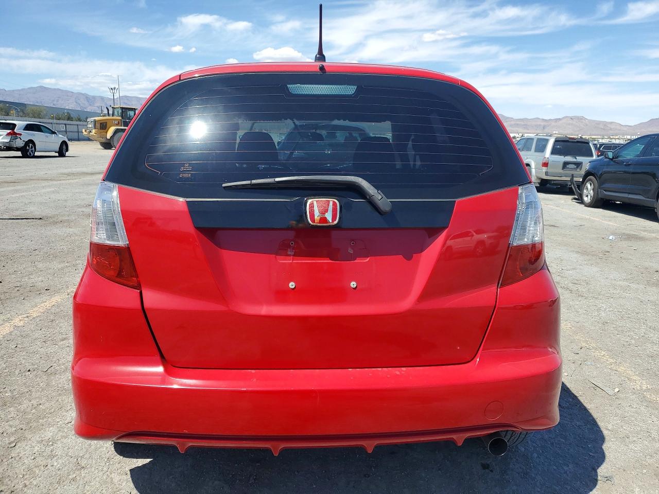 2013 Honda Fit Red vin: JHMGE8H34DC076207