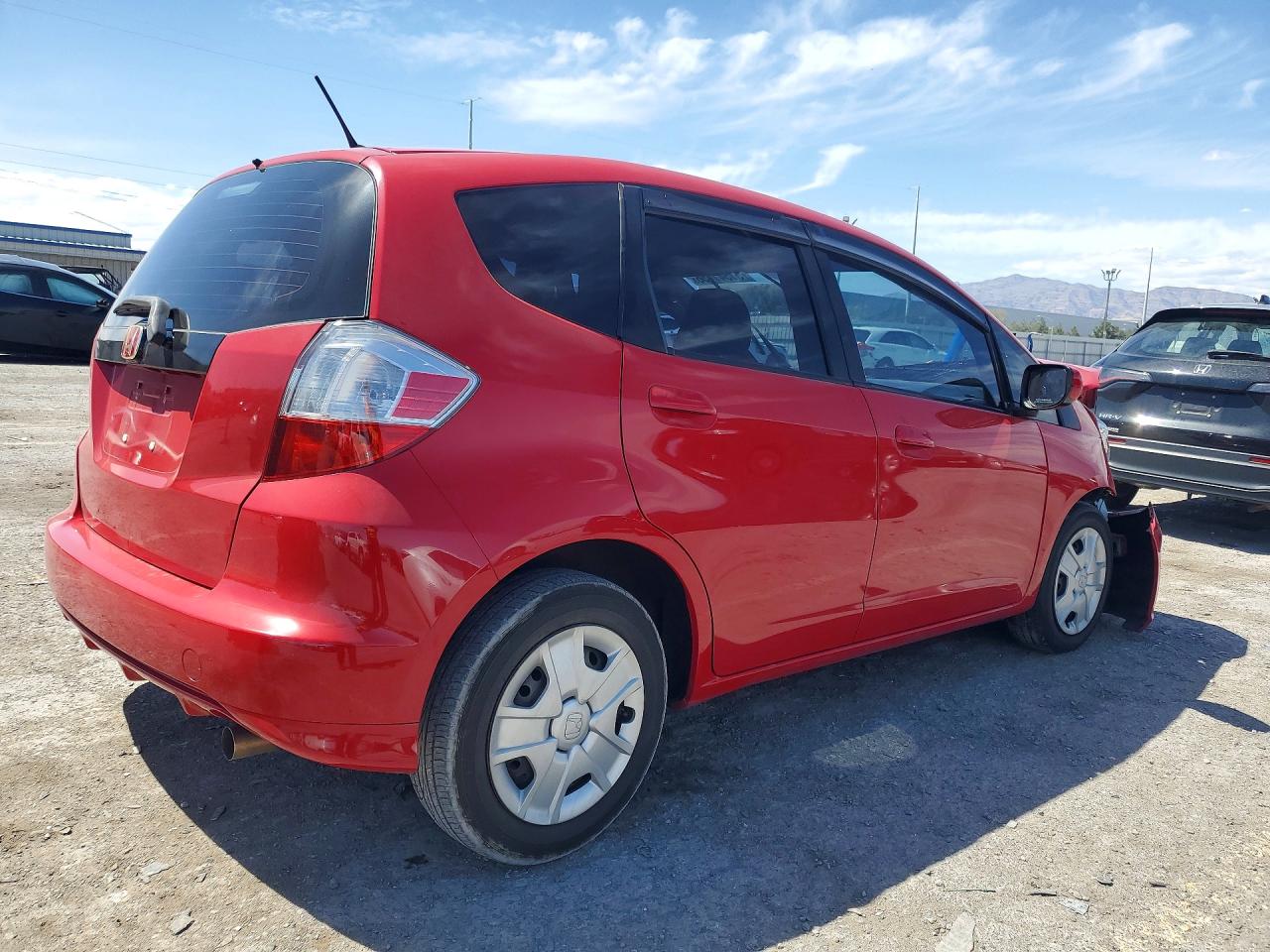 2013 Honda Fit Red vin: JHMGE8H34DC076207