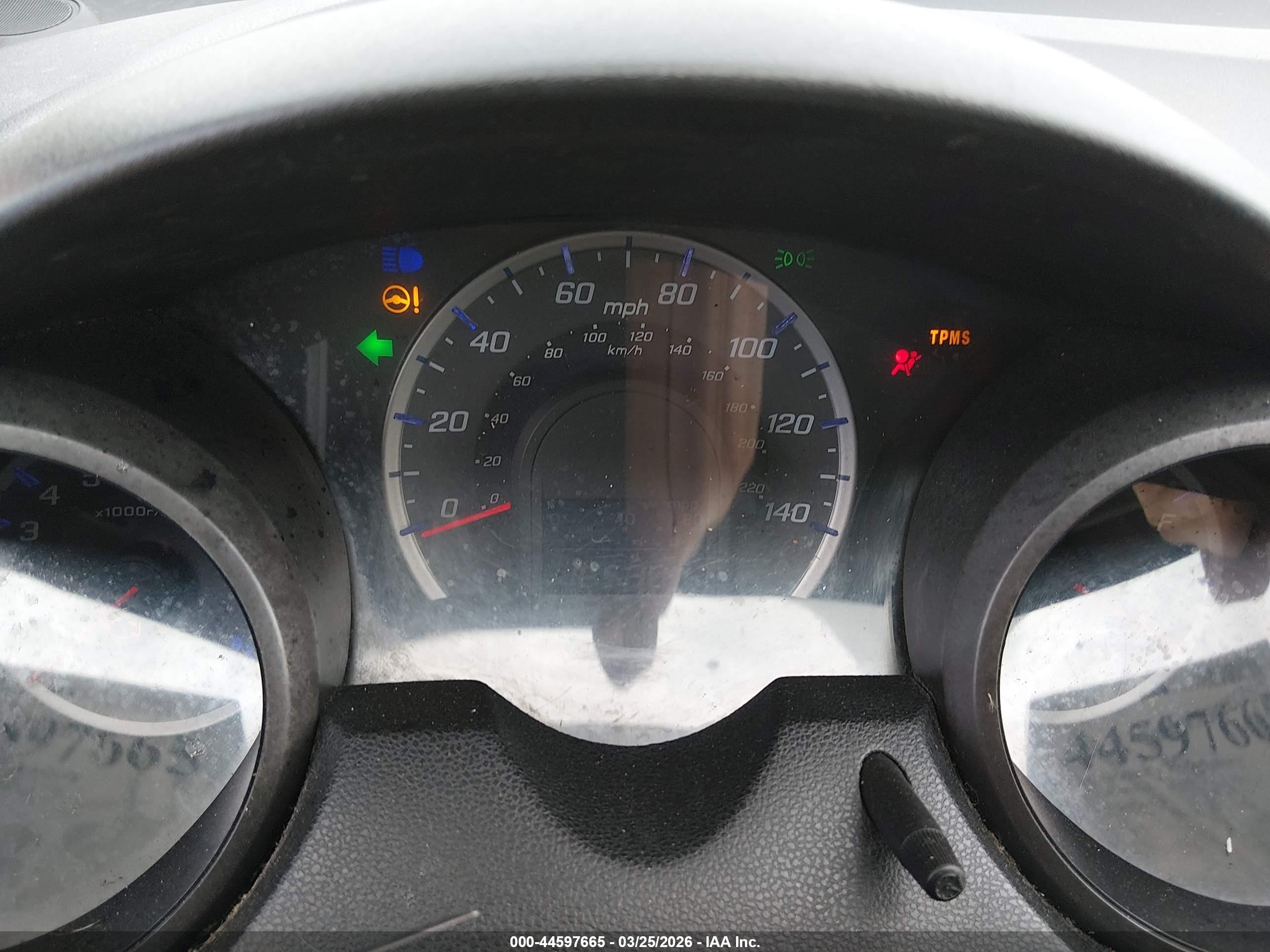 2011 Honda Fit Silver vin: JHMGE8H35BC023982