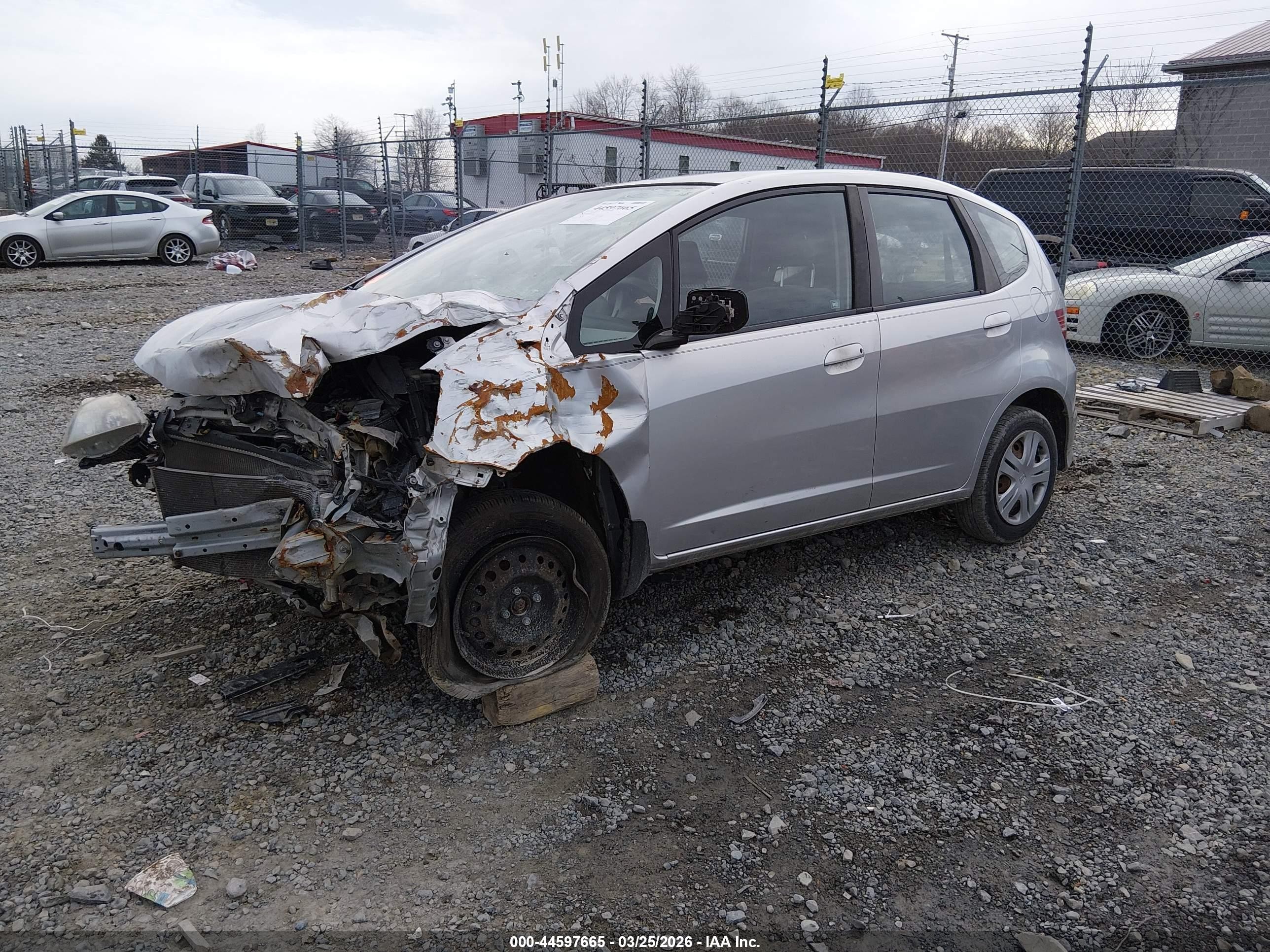 2011 Honda Fit Silver vin: JHMGE8H35BC023982