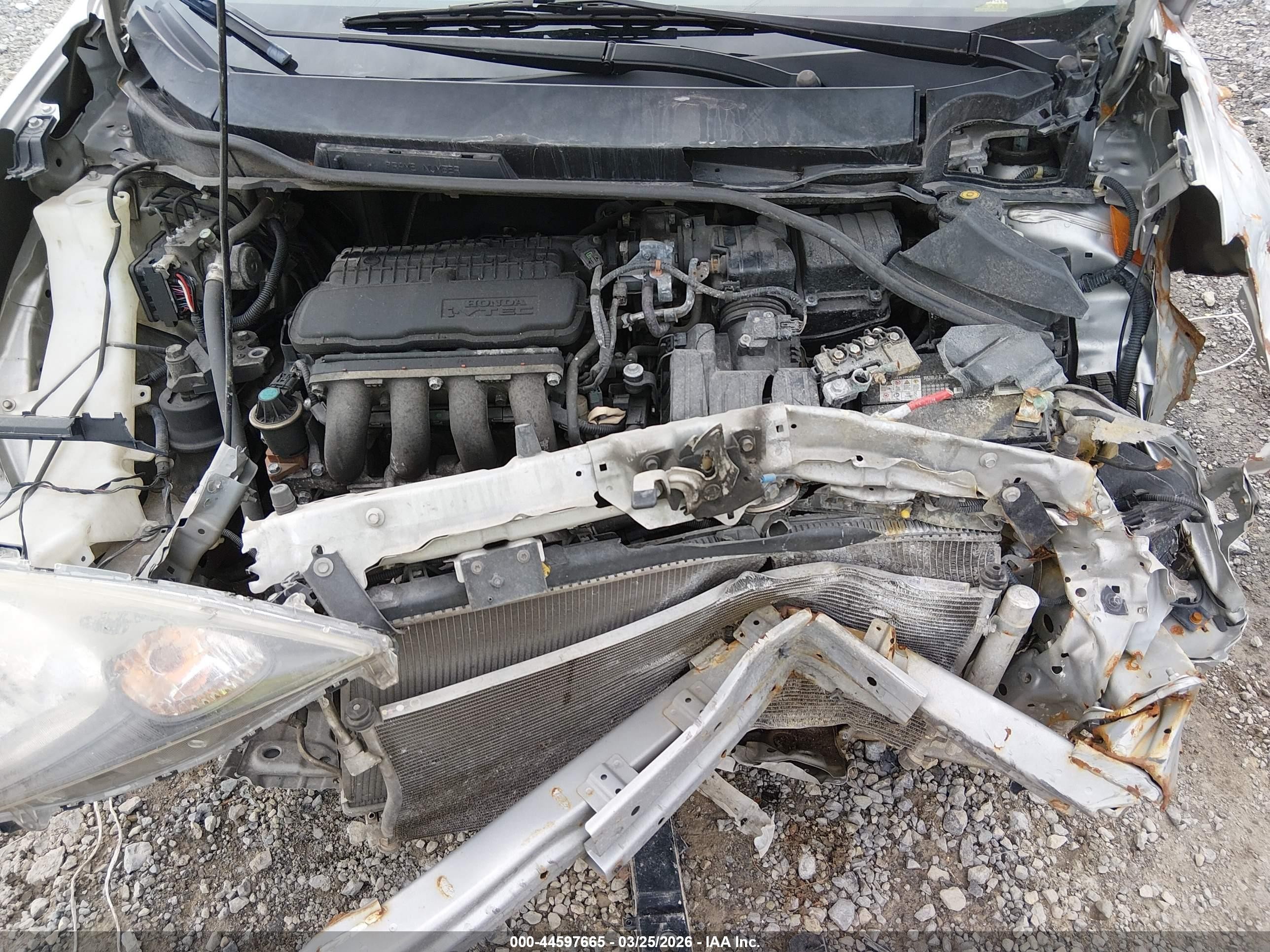 2011 Honda Fit Silver vin: JHMGE8H35BC023982