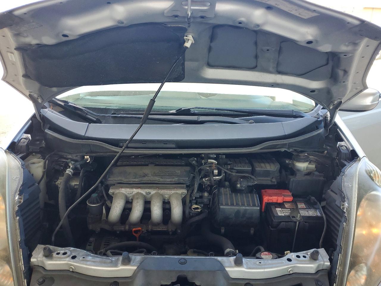 2012 Honda Fit Silver vin: JHMGE8H35CC033770