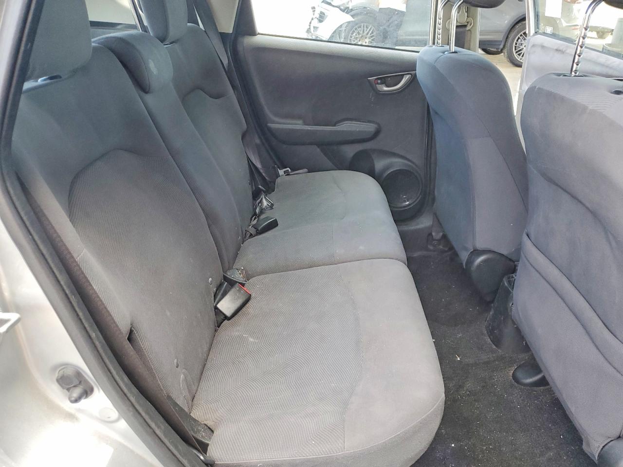 2012 Honda Fit Silver vin: JHMGE8H35CC033770