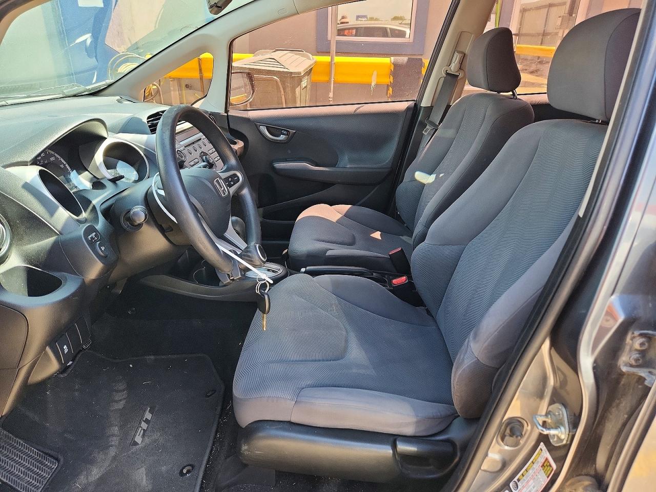 2013 Honda Fit Gray vin: JHMGE8H35DC003931