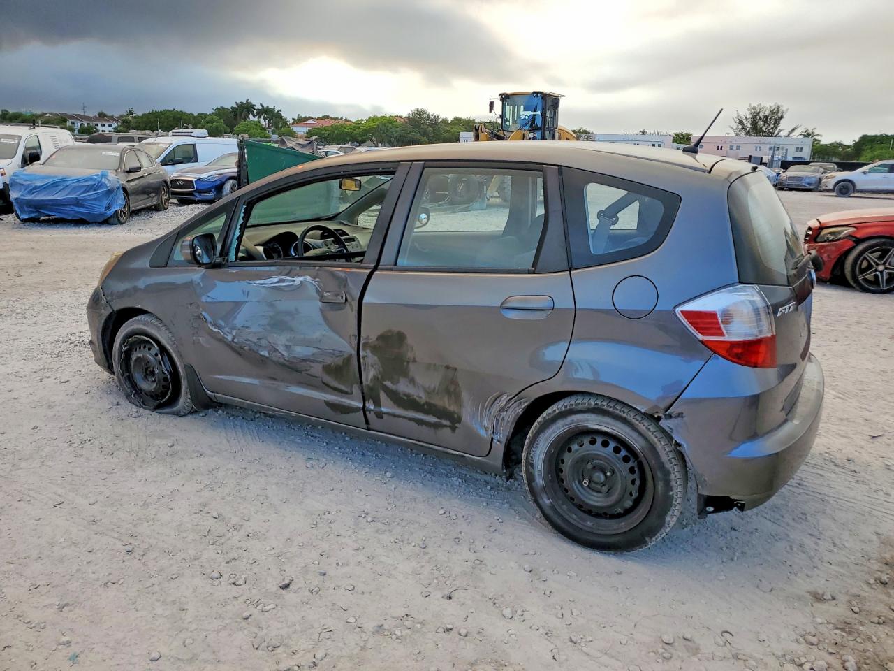 2013 Honda Fit Gray vin: JHMGE8H35DC021104