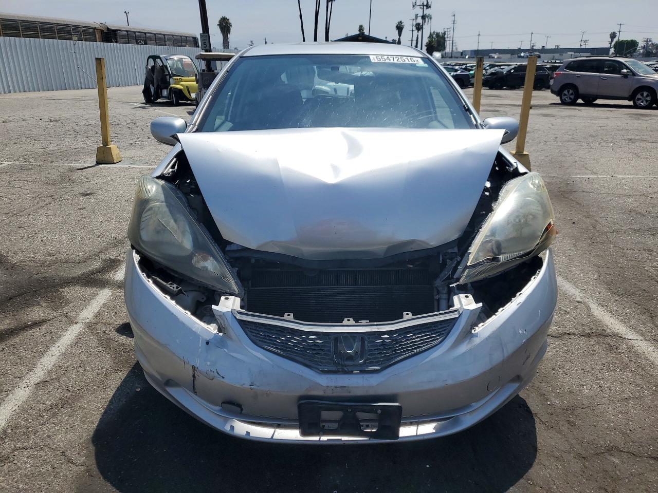 2013 Honda Fit Silver vin: JHMGE8H35DC030126