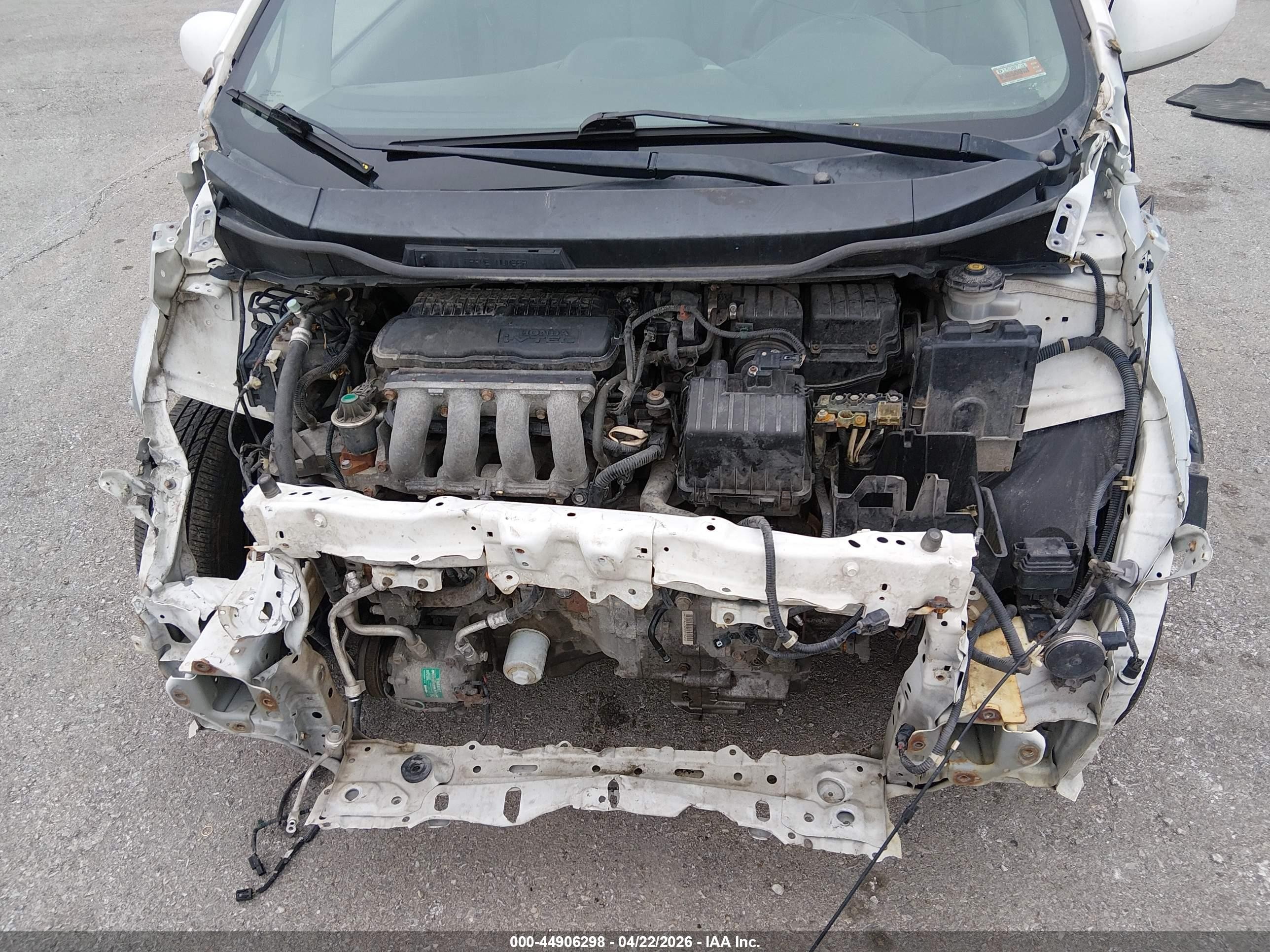 2013 Honda Fit   Белый vin: JHMGE8H35DC035519