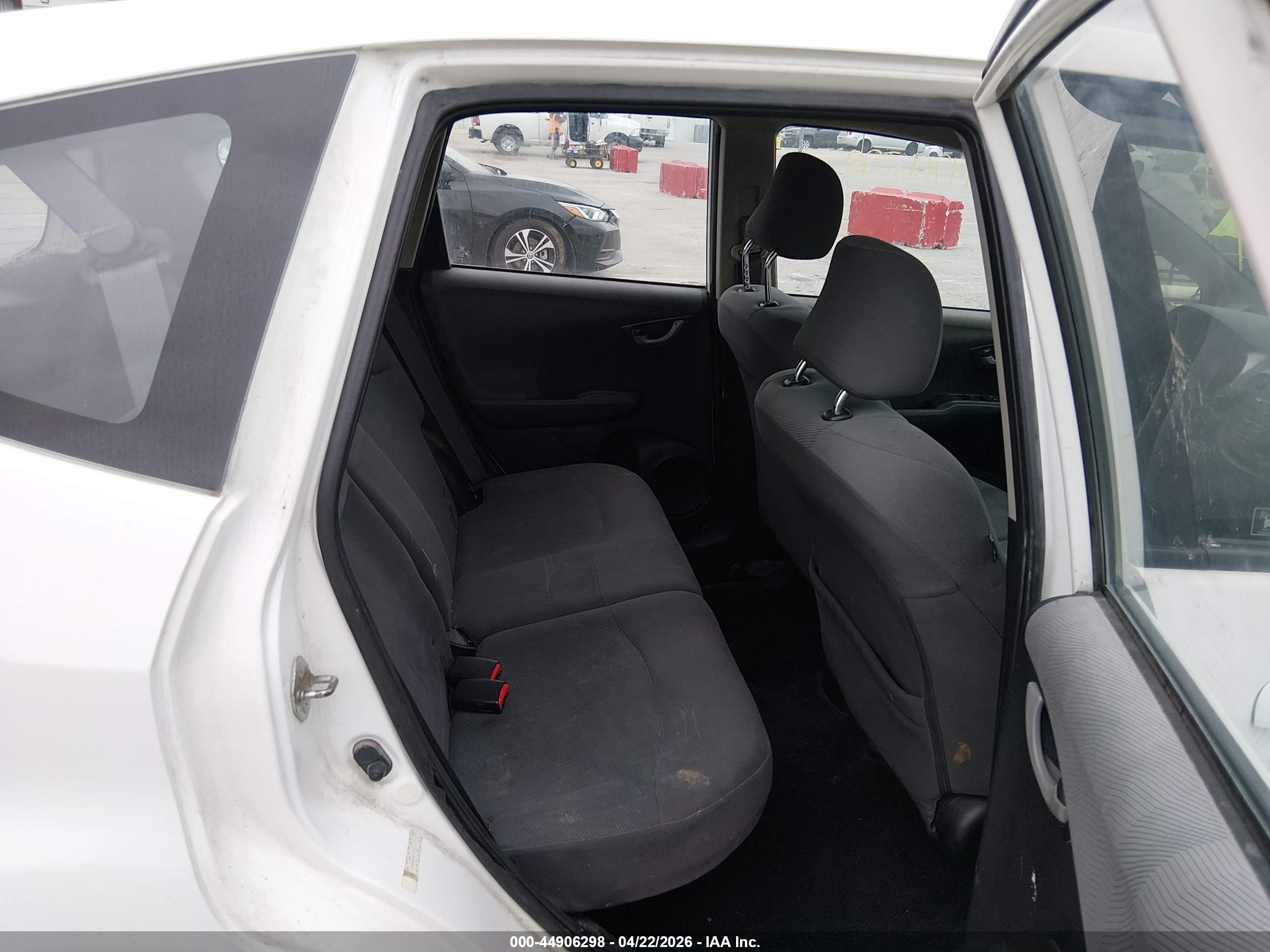 2013 Honda Fit   Белый vin: JHMGE8H35DC035519