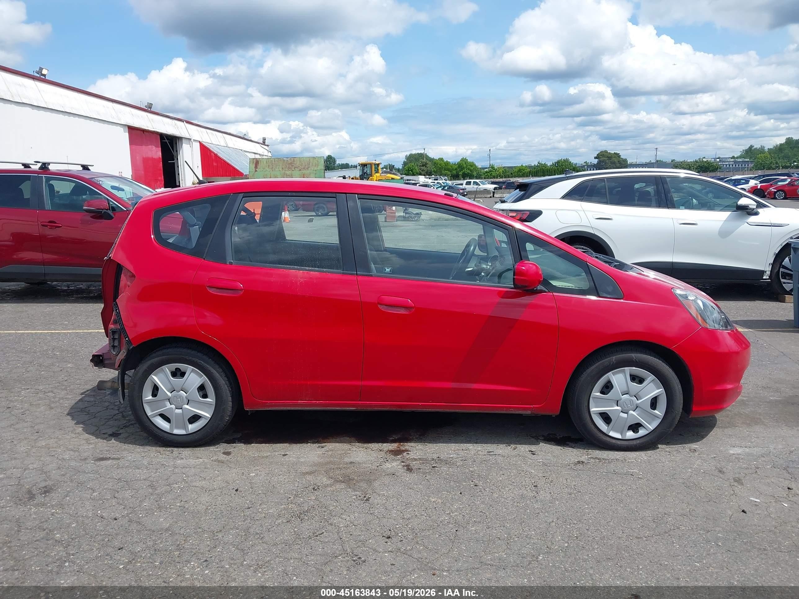 2013 Honda Fit   Red vin: JHMGE8H35DC038999