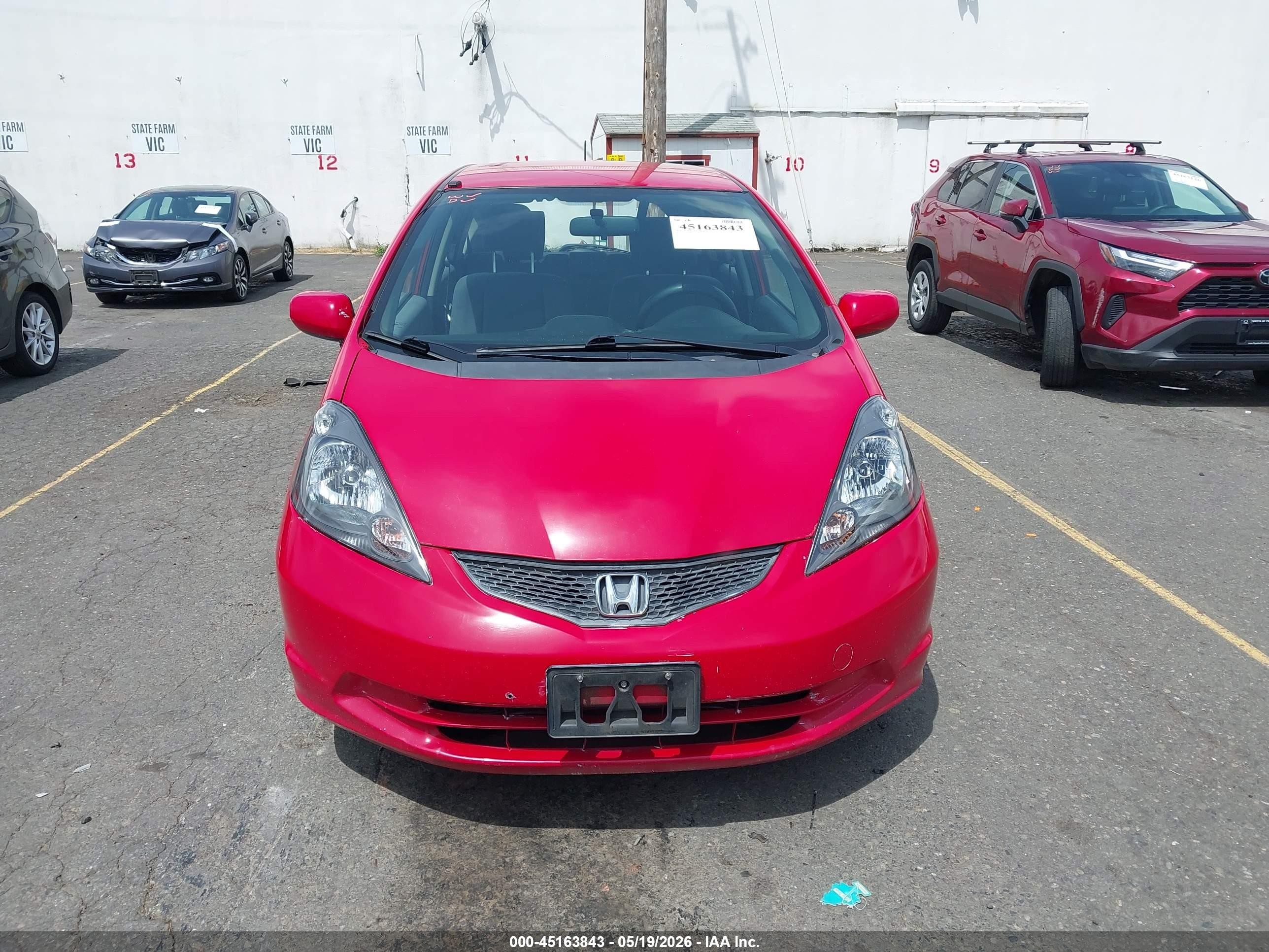 2013 Honda Fit   Red vin: JHMGE8H35DC038999