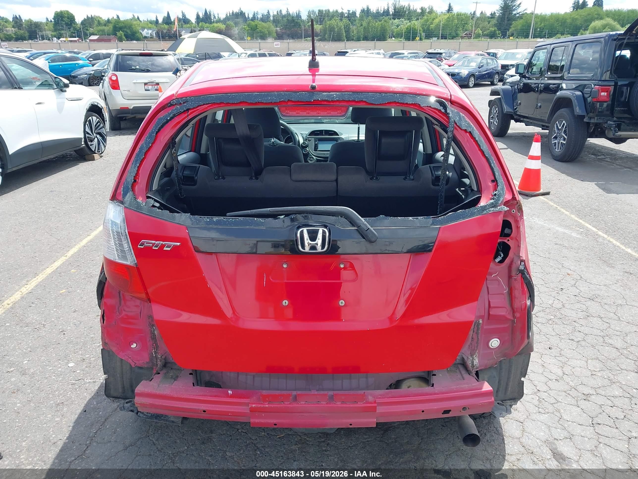 2013 Honda Fit   Red vin: JHMGE8H35DC038999