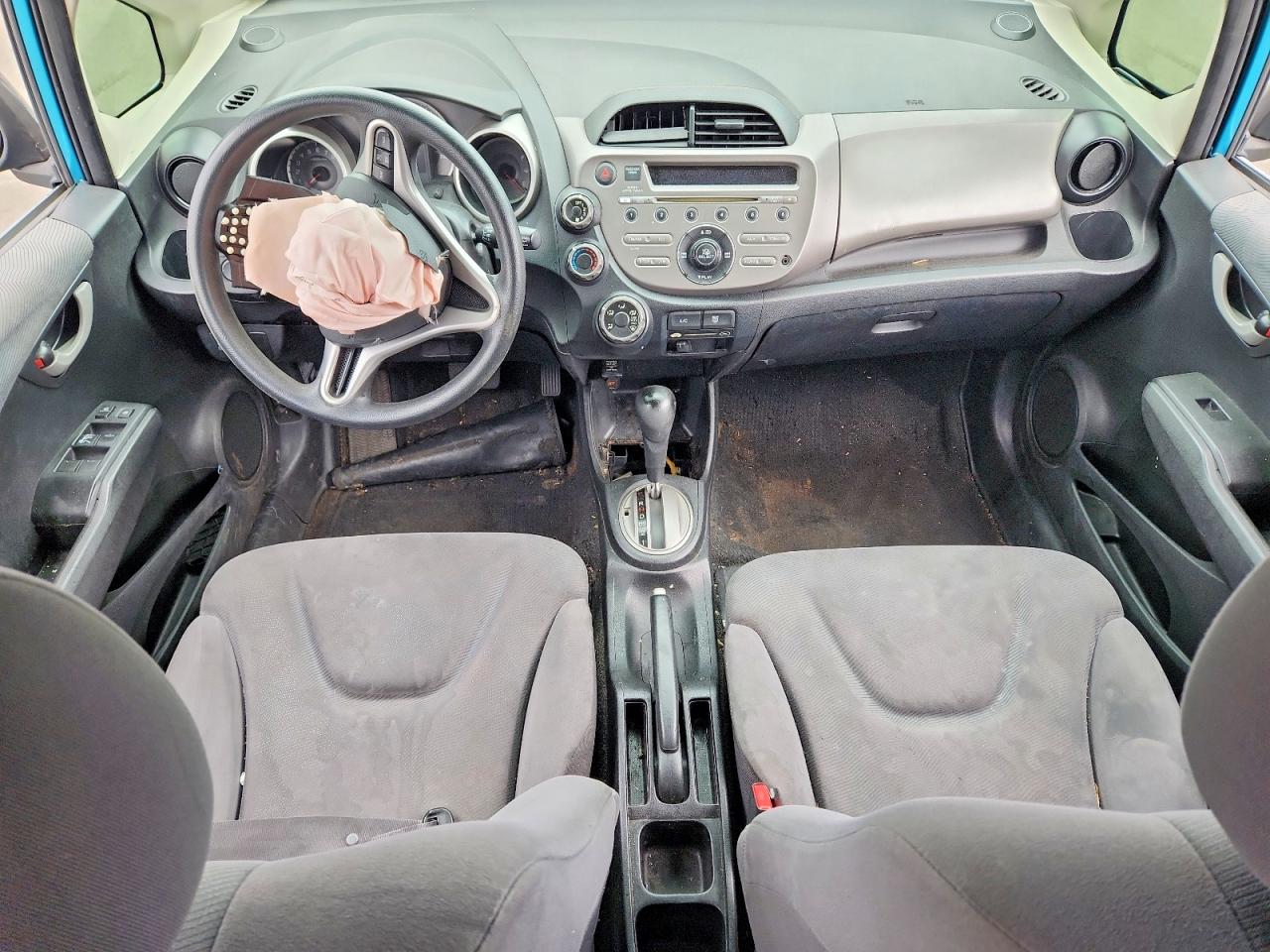 2013 Honda Fit Turquoise vin: JHMGE8H35DC039926
