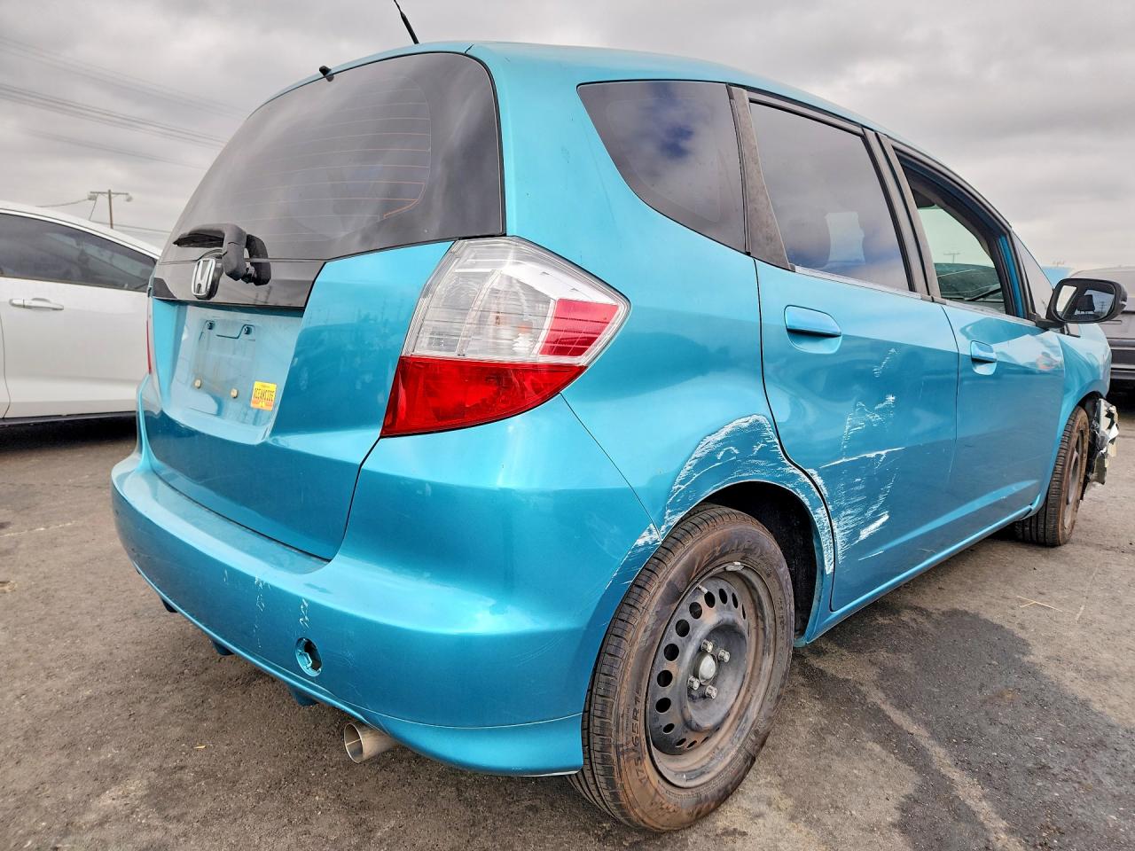 2013 Honda Fit Turquoise vin: JHMGE8H35DC039926