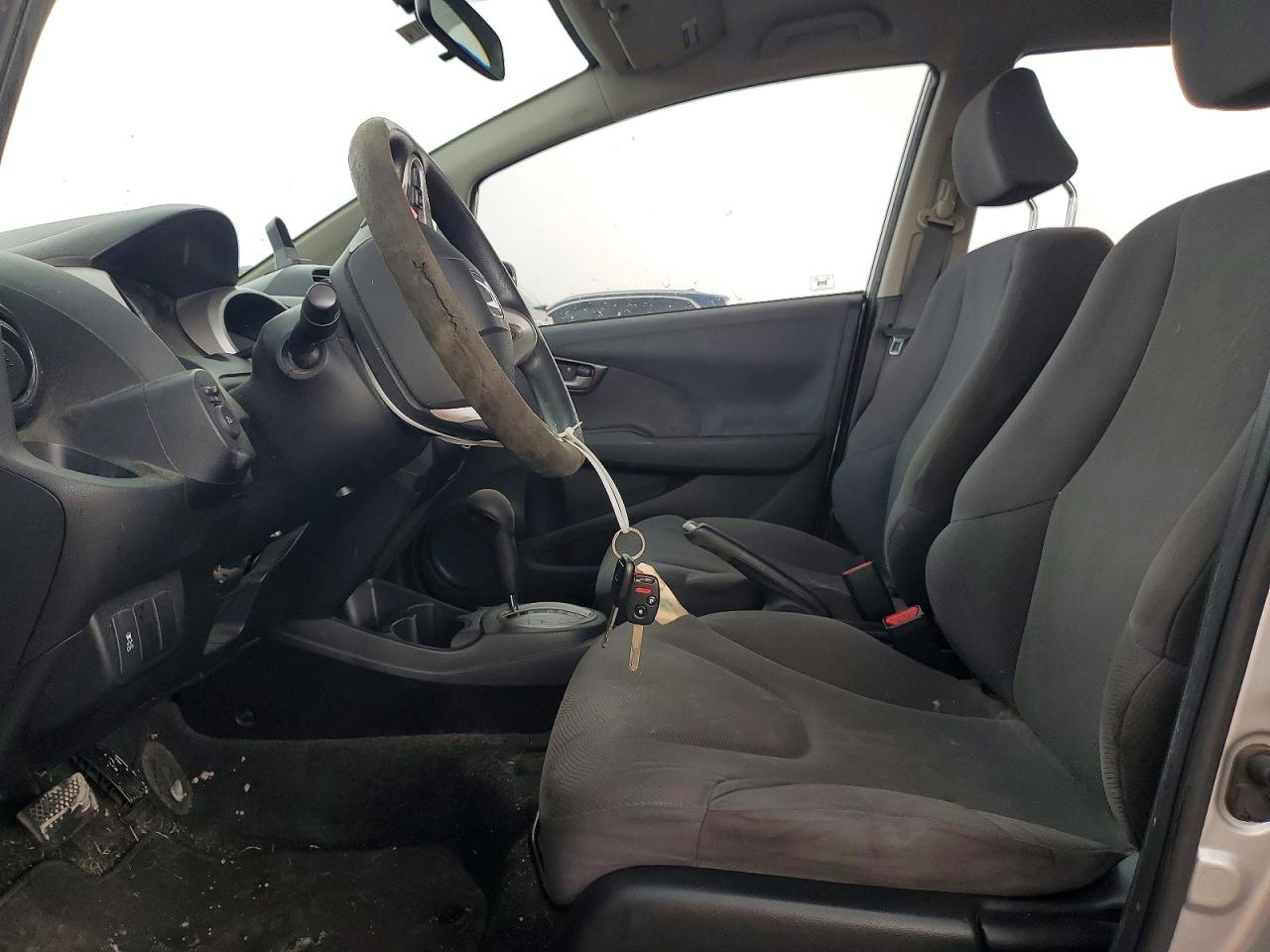 2013 Honda Fit Silver vin: JHMGE8H35DC041160