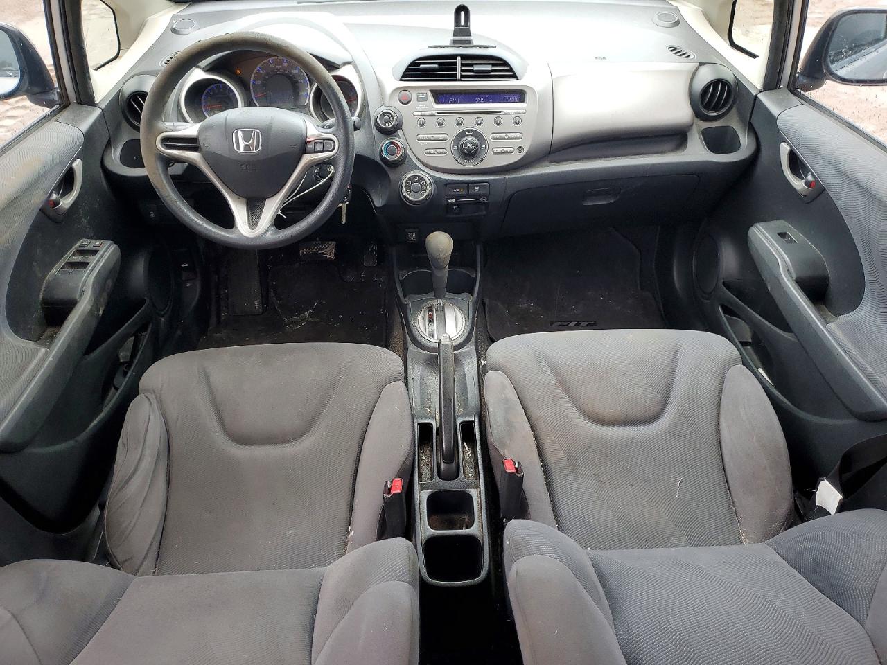 2013 Honda Fit Silver vin: JHMGE8H35DC041160