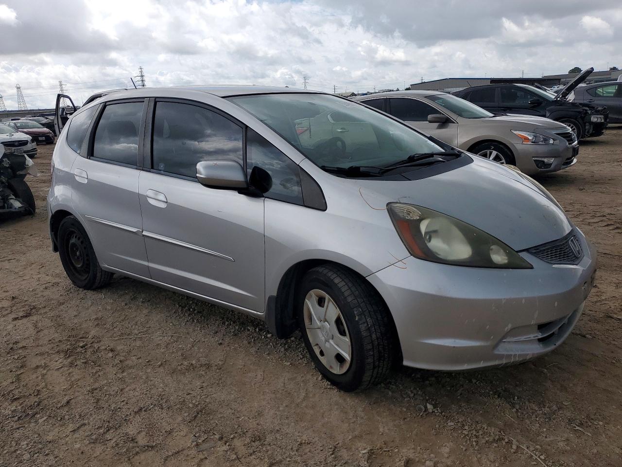2013 Honda Fit Silver vin: JHMGE8H35DC041160