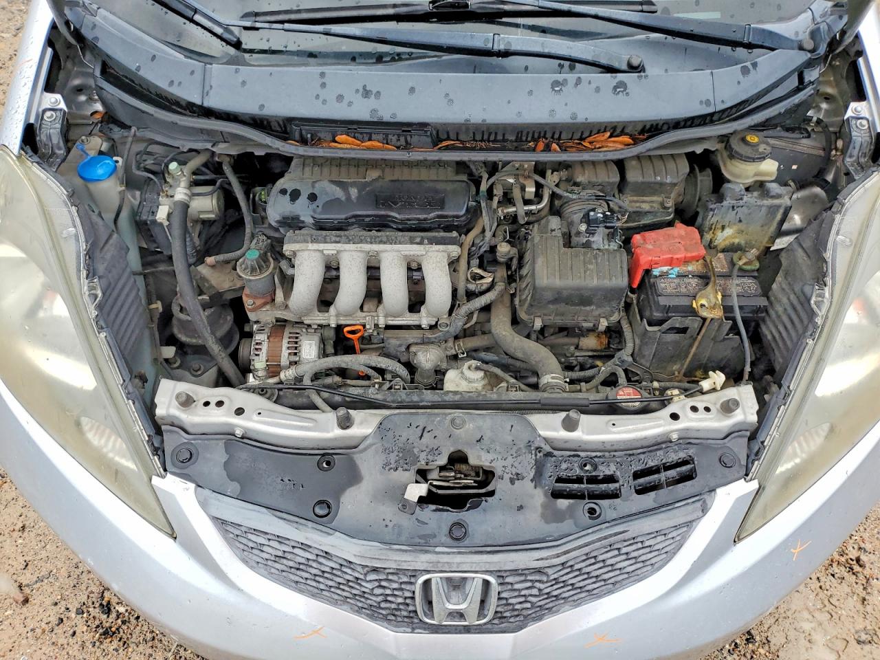 2013 Honda Fit Silver vin: JHMGE8H35DC041160