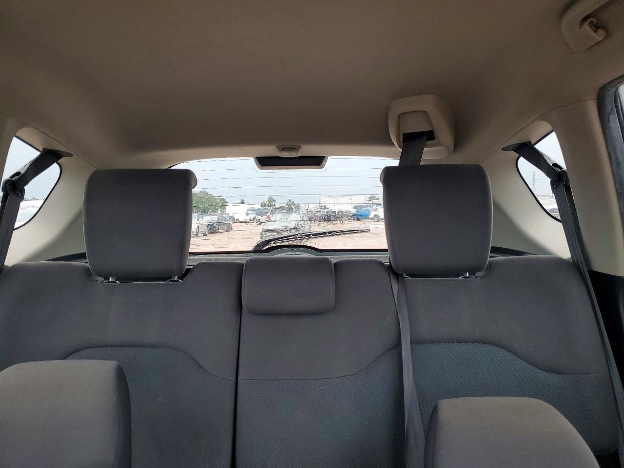 2013 Honda Fit Silver vin: JHMGE8H35DC041160