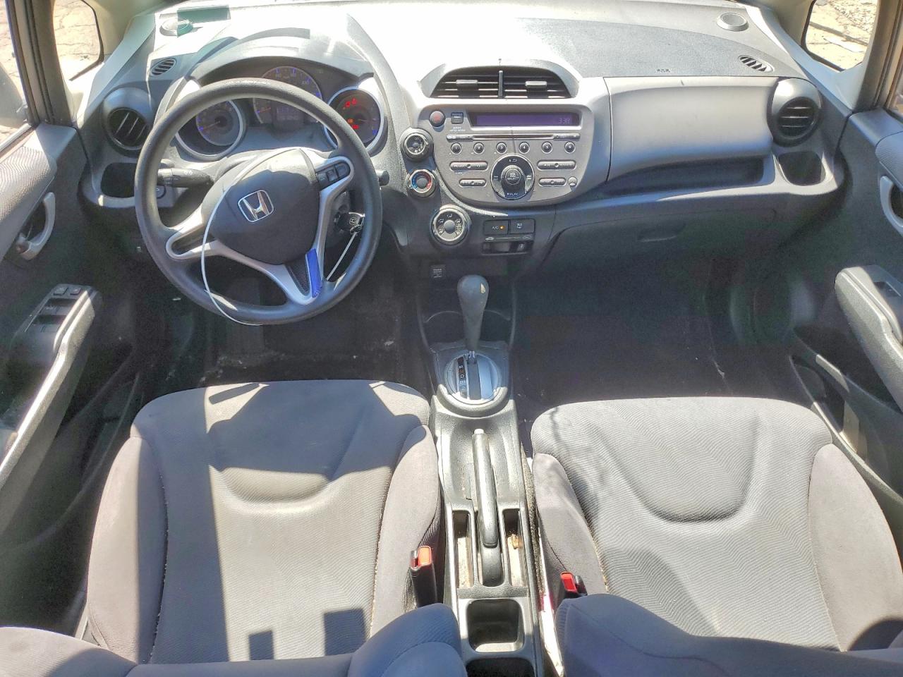 2013 Honda Fit Silver vin: JHMGE8H35DC065569