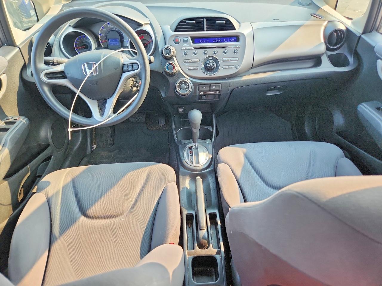2013 Honda Fit Серый vin: JHMGE8H35DC067645