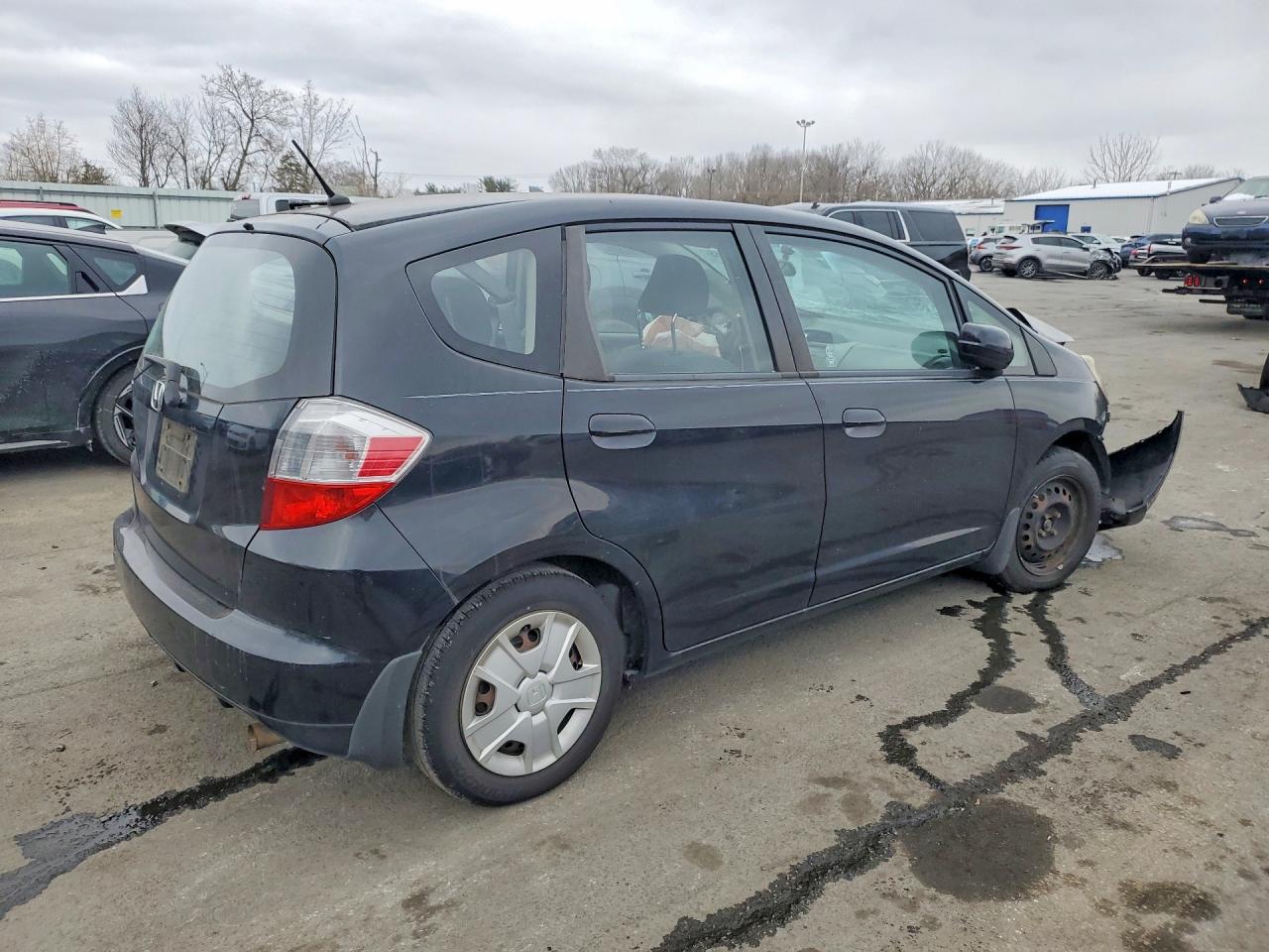 2013 Honda Fit Black vin: JHMGE8H35DC069265
