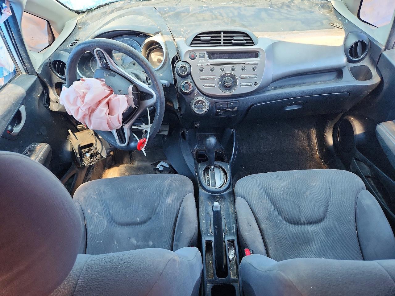 2013 Honda Fit Silver vin: JHMGE8H35DC073185