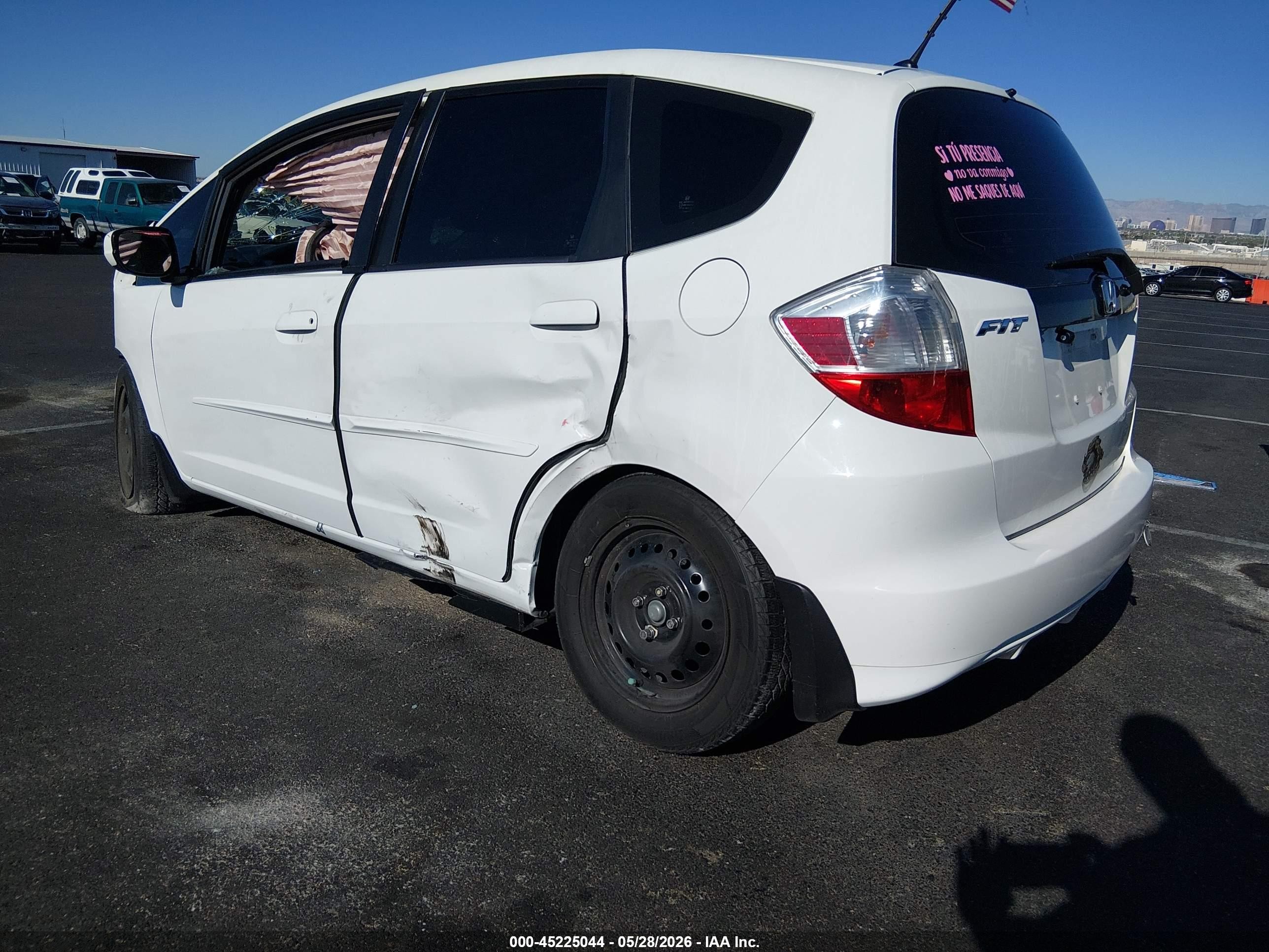 2013 Honda Fit   White vin: JHMGE8H35DC073770