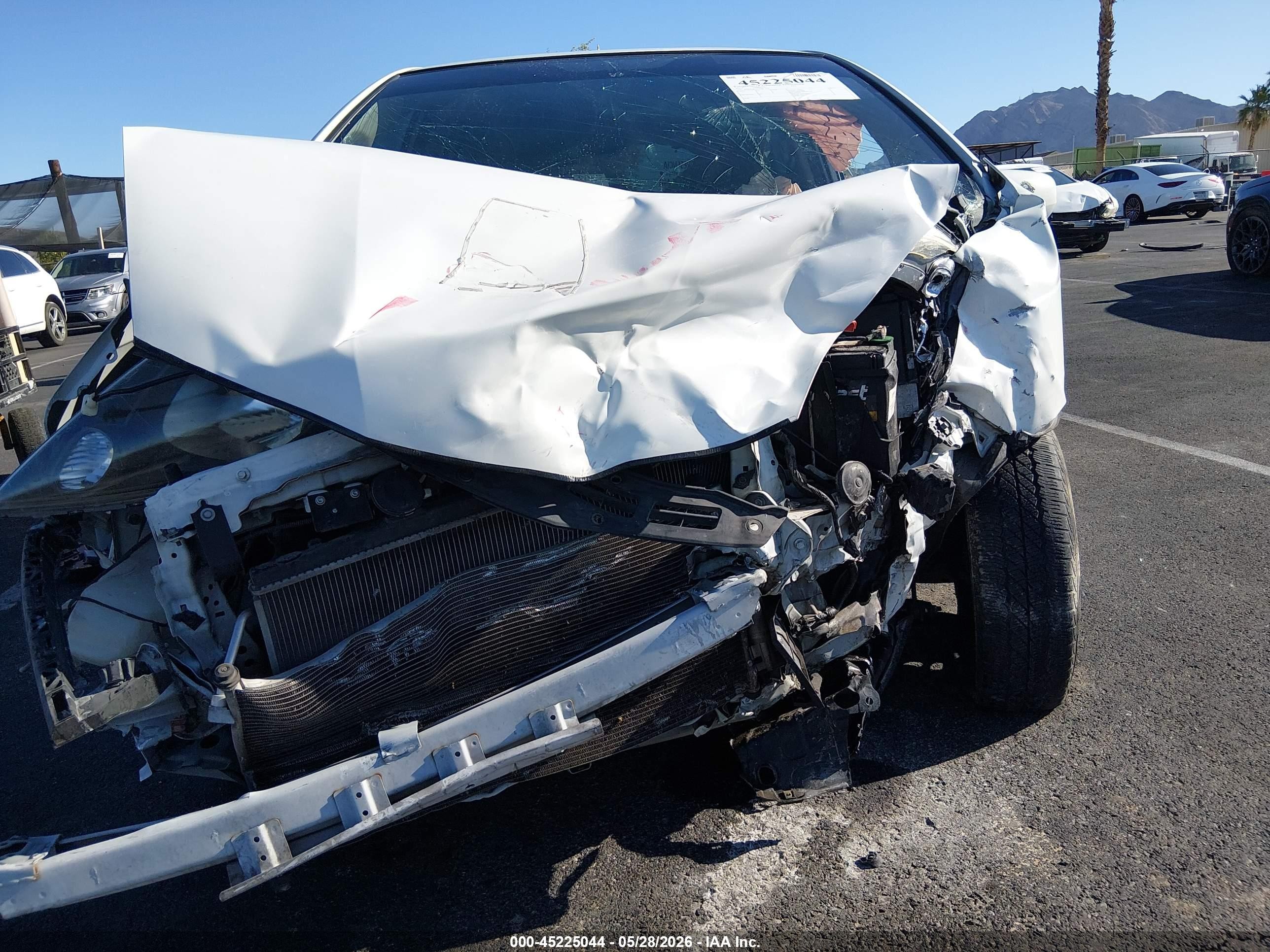 2013 Honda Fit   White vin: JHMGE8H35DC073770