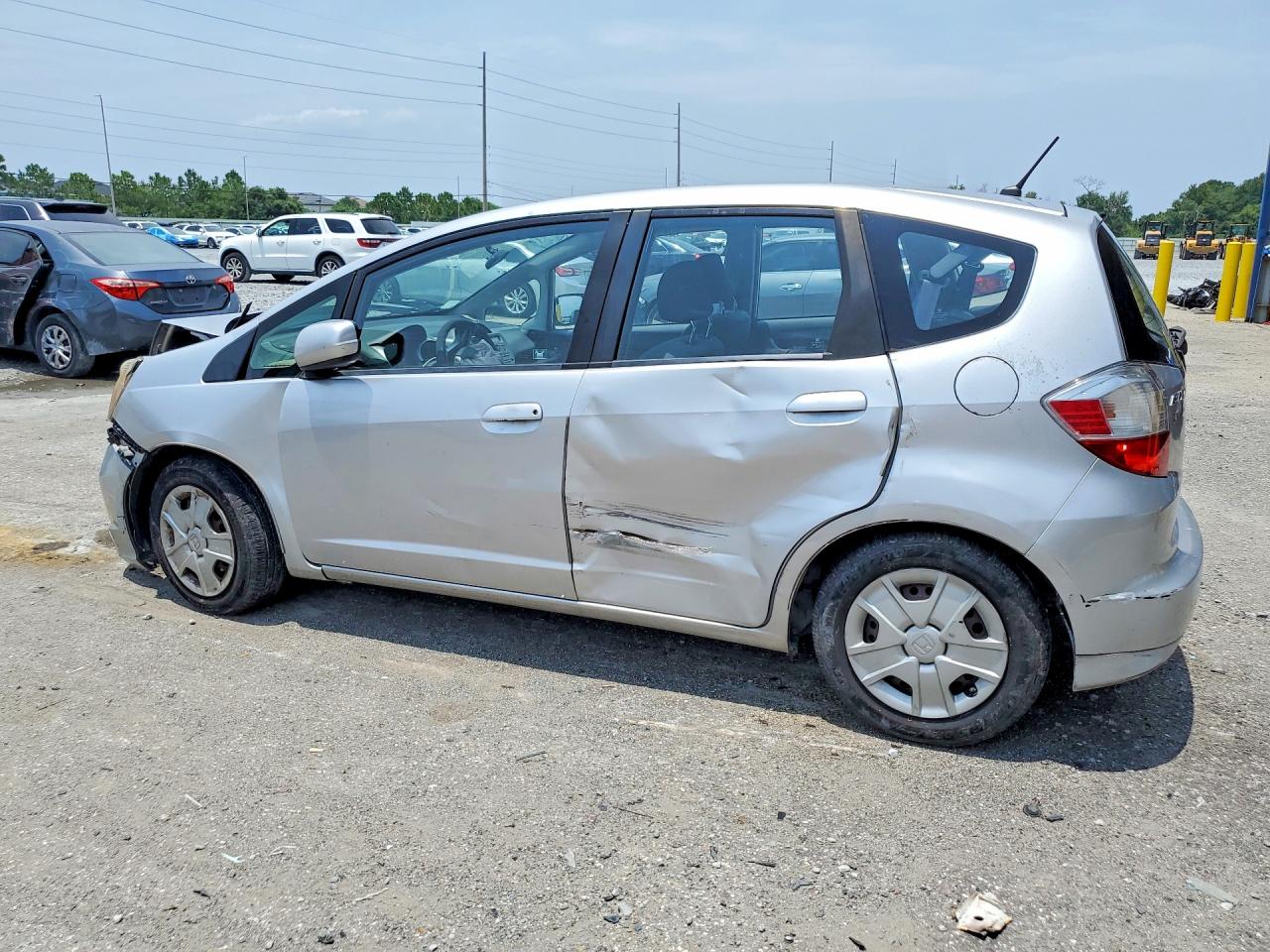 2013 Honda Fit Silver vin: JHMGE8H35DC080895