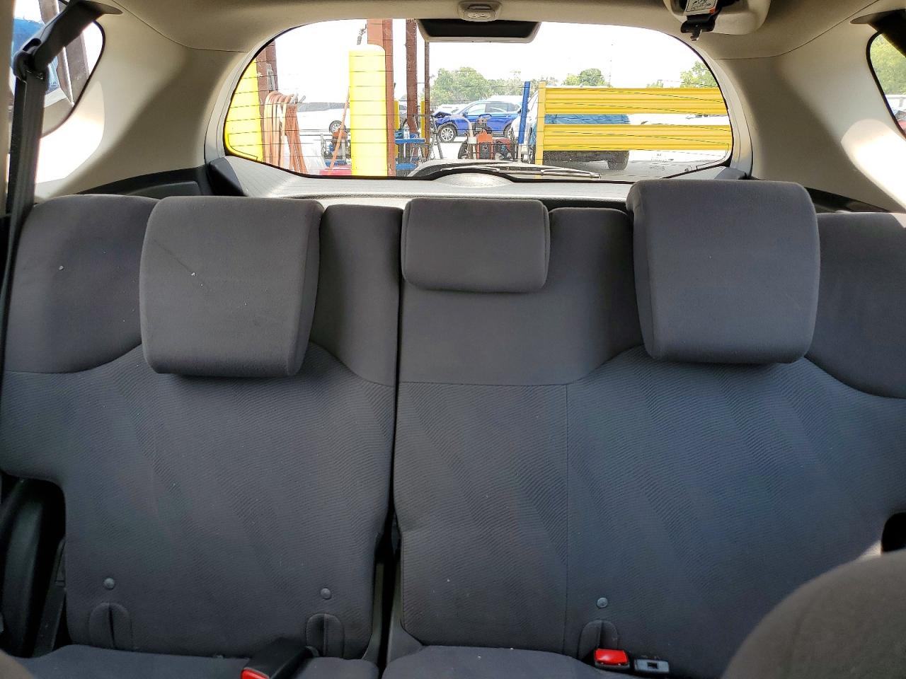 2013 Honda Fit Silver vin: JHMGE8H35DC080895