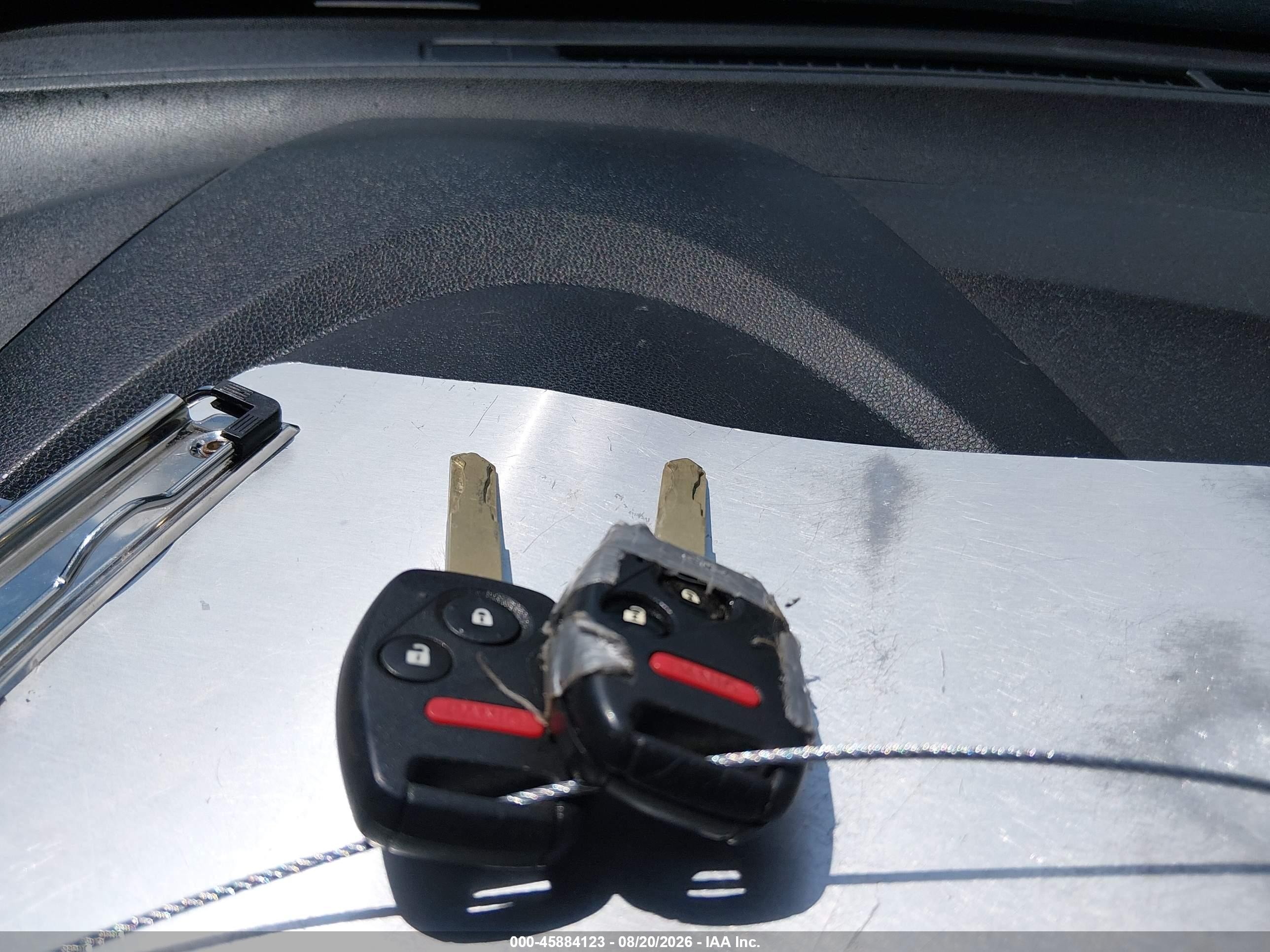 2013 Honda Fit   Серебряный vin: JHMGE8H35DC083179