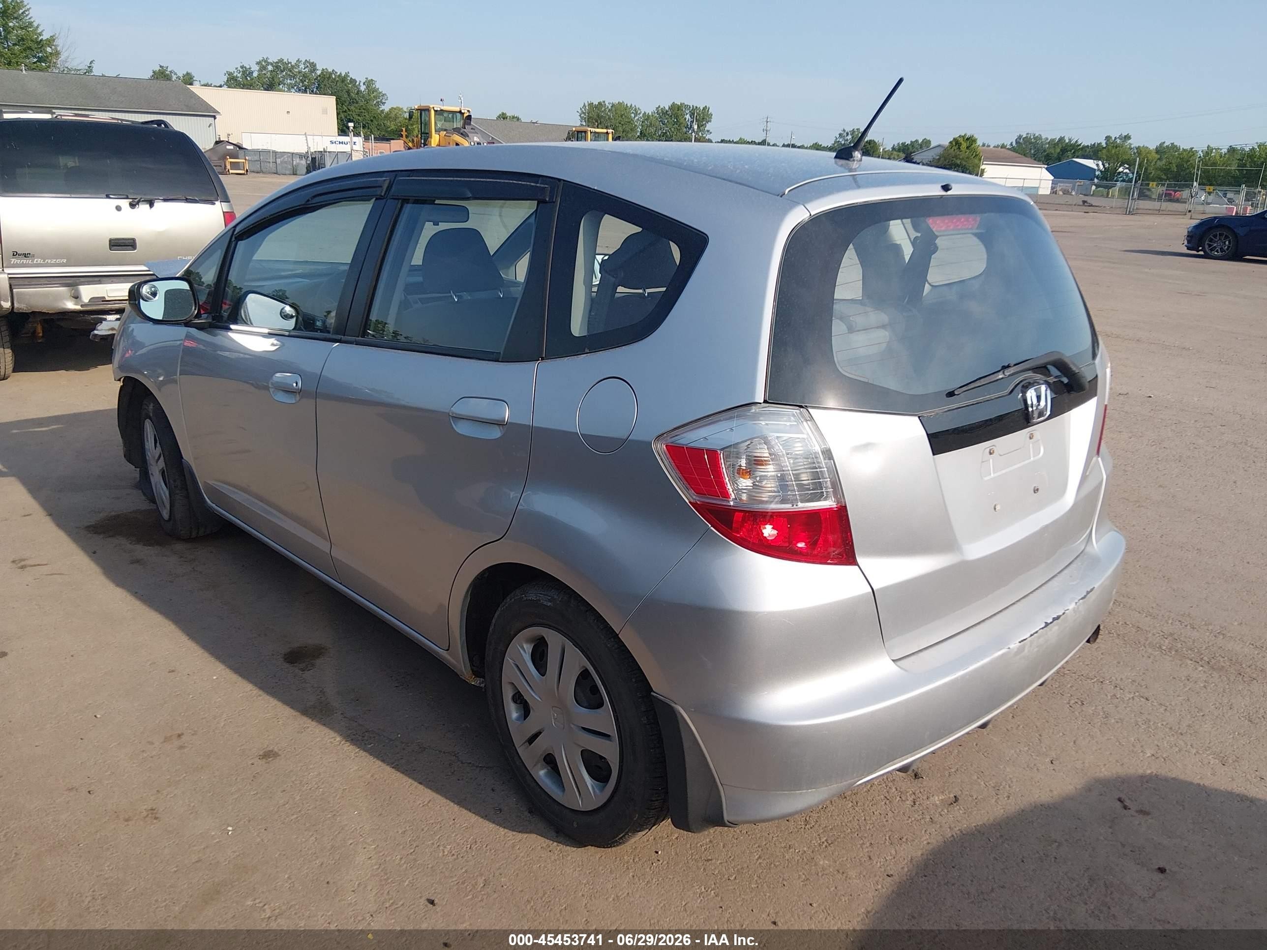 2011 Honda Fit   Silver vin: JHMGE8H36BC009055