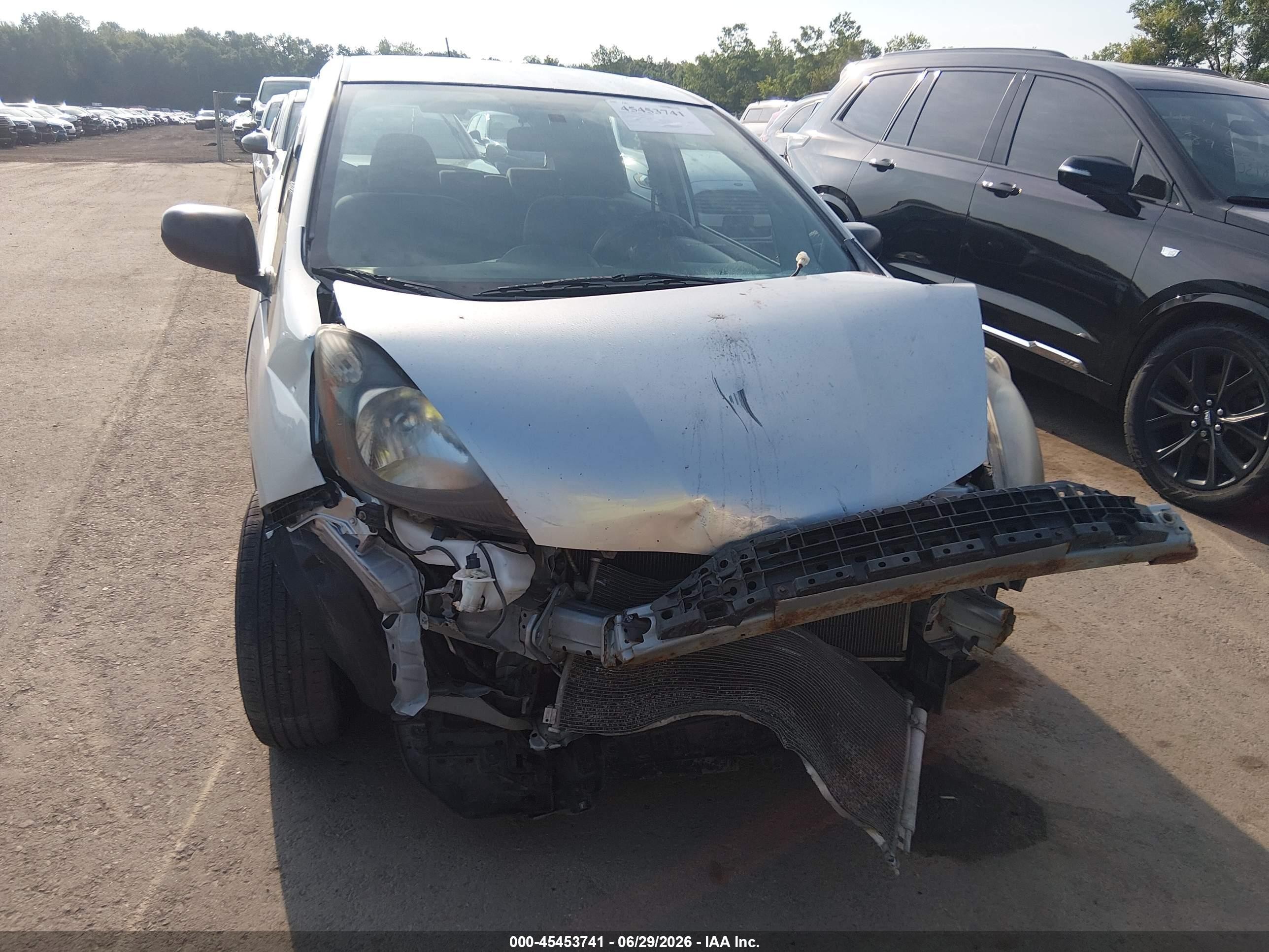 2011 Honda Fit   Silver vin: JHMGE8H36BC009055
