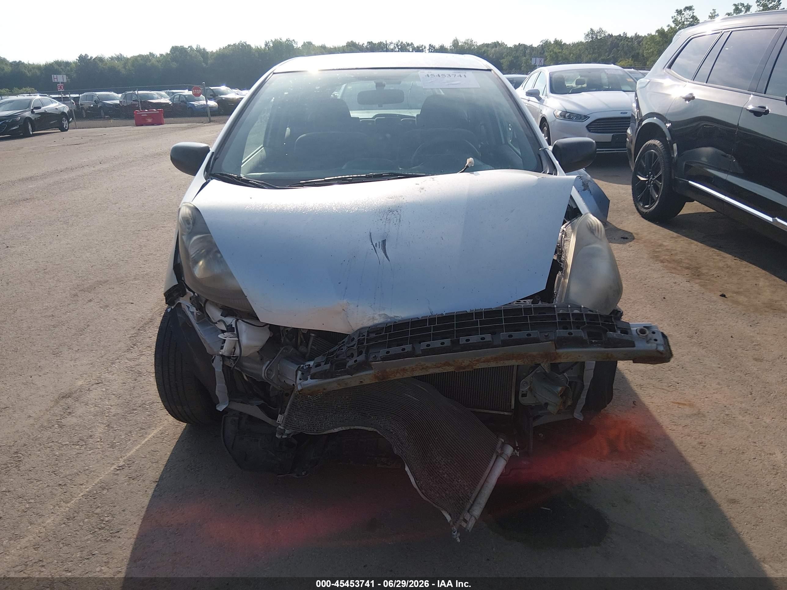 2011 Honda Fit   Silver vin: JHMGE8H36BC009055