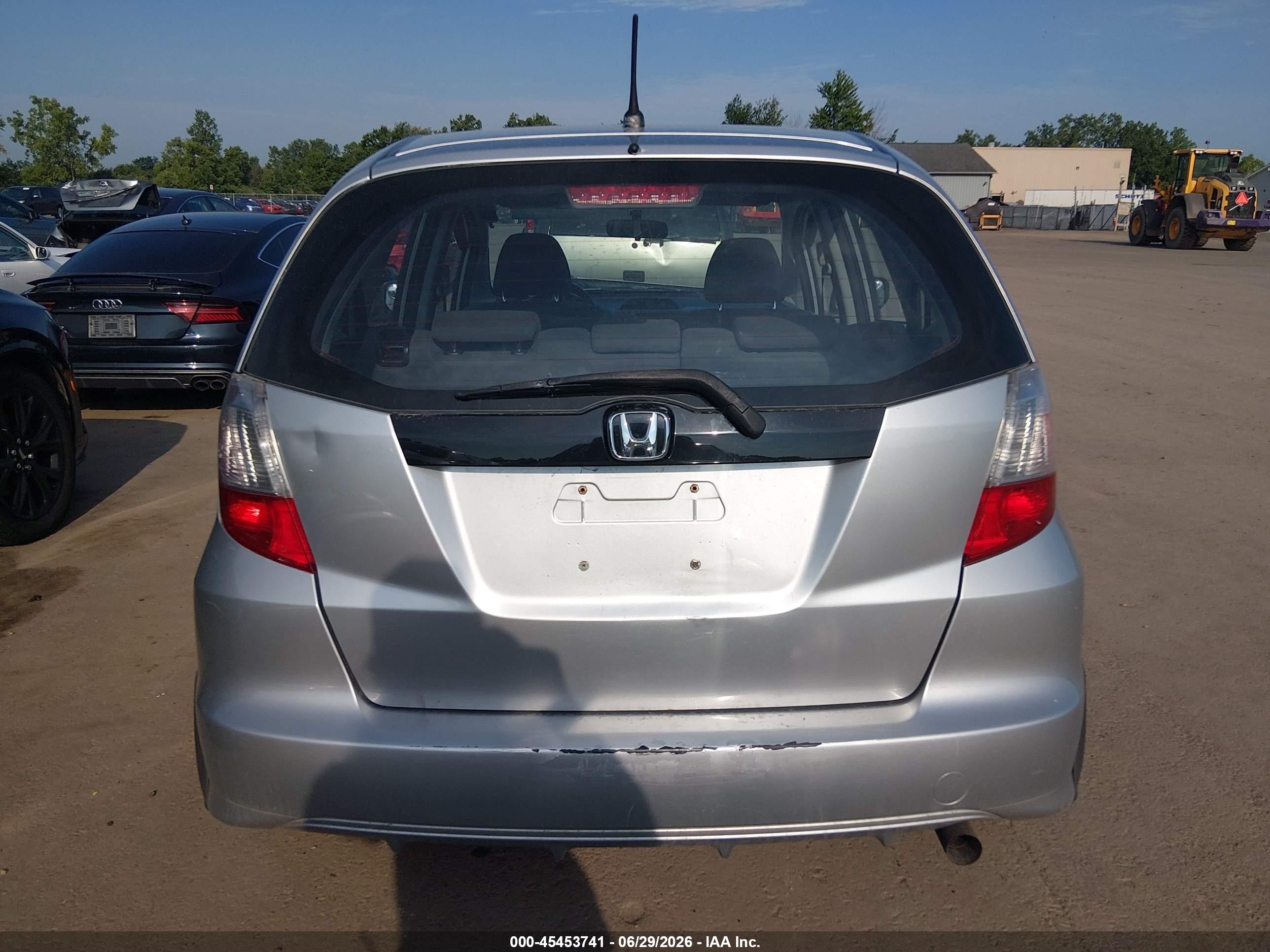2011 Honda Fit   Silver vin: JHMGE8H36BC009055
