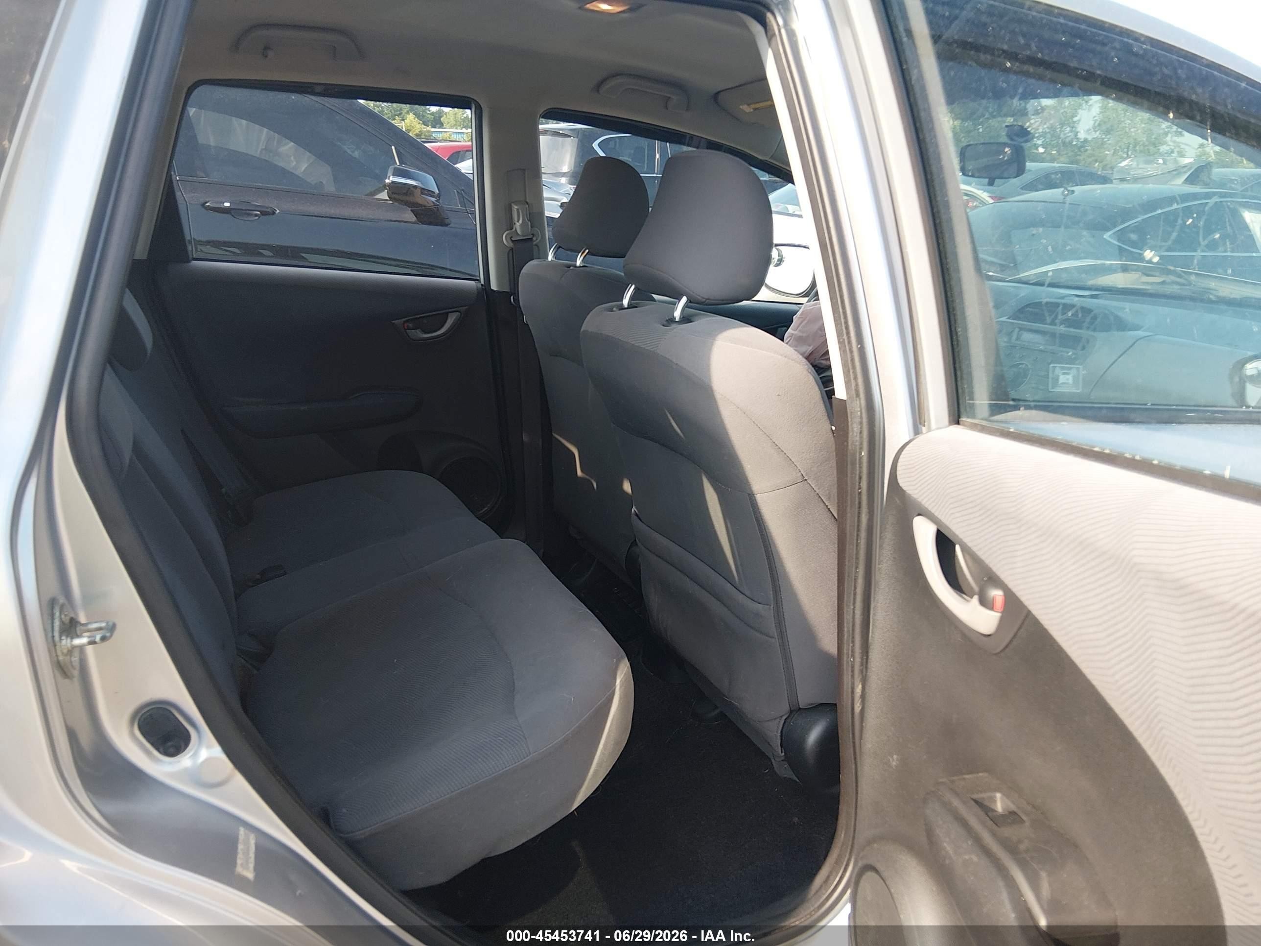 2011 Honda Fit   Silver vin: JHMGE8H36BC009055