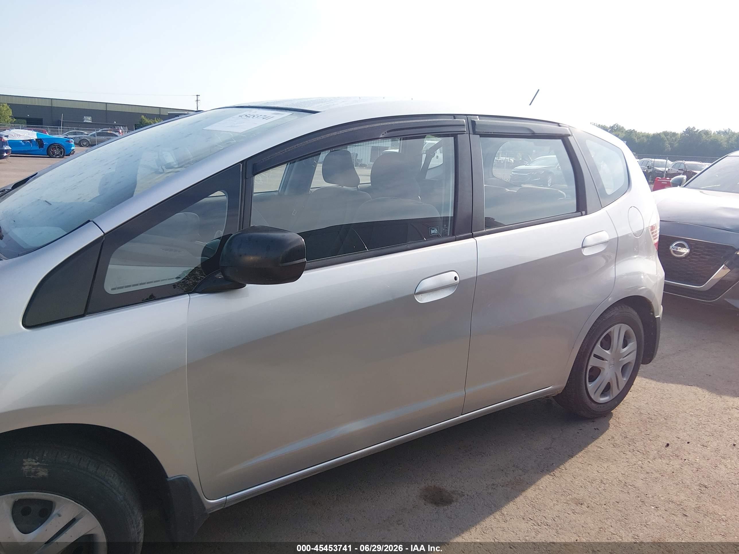 2011 Honda Fit   Silver vin: JHMGE8H36BC009055