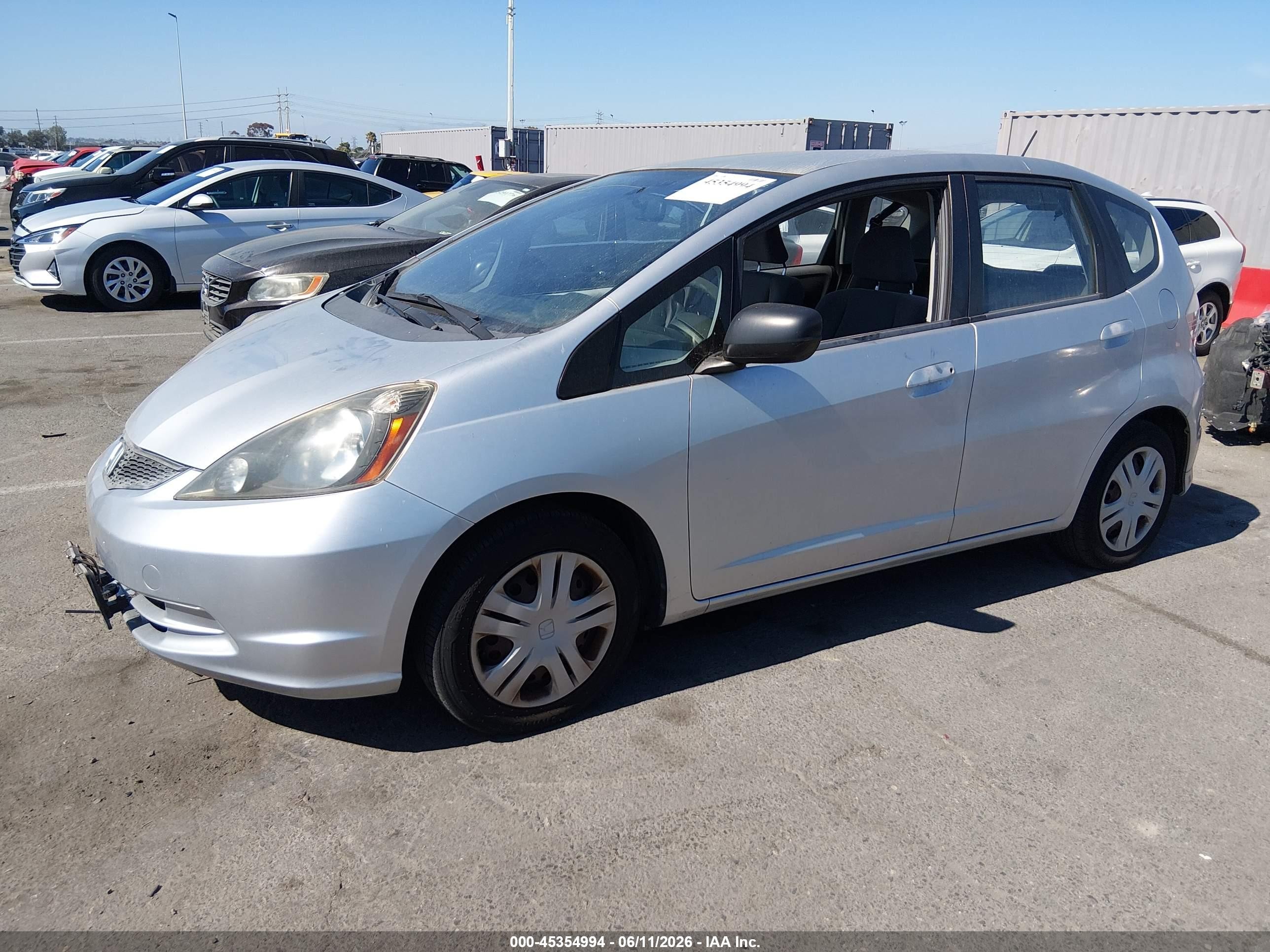 2011 Honda Fit   Серебряный vin: JHMGE8H36BC028592