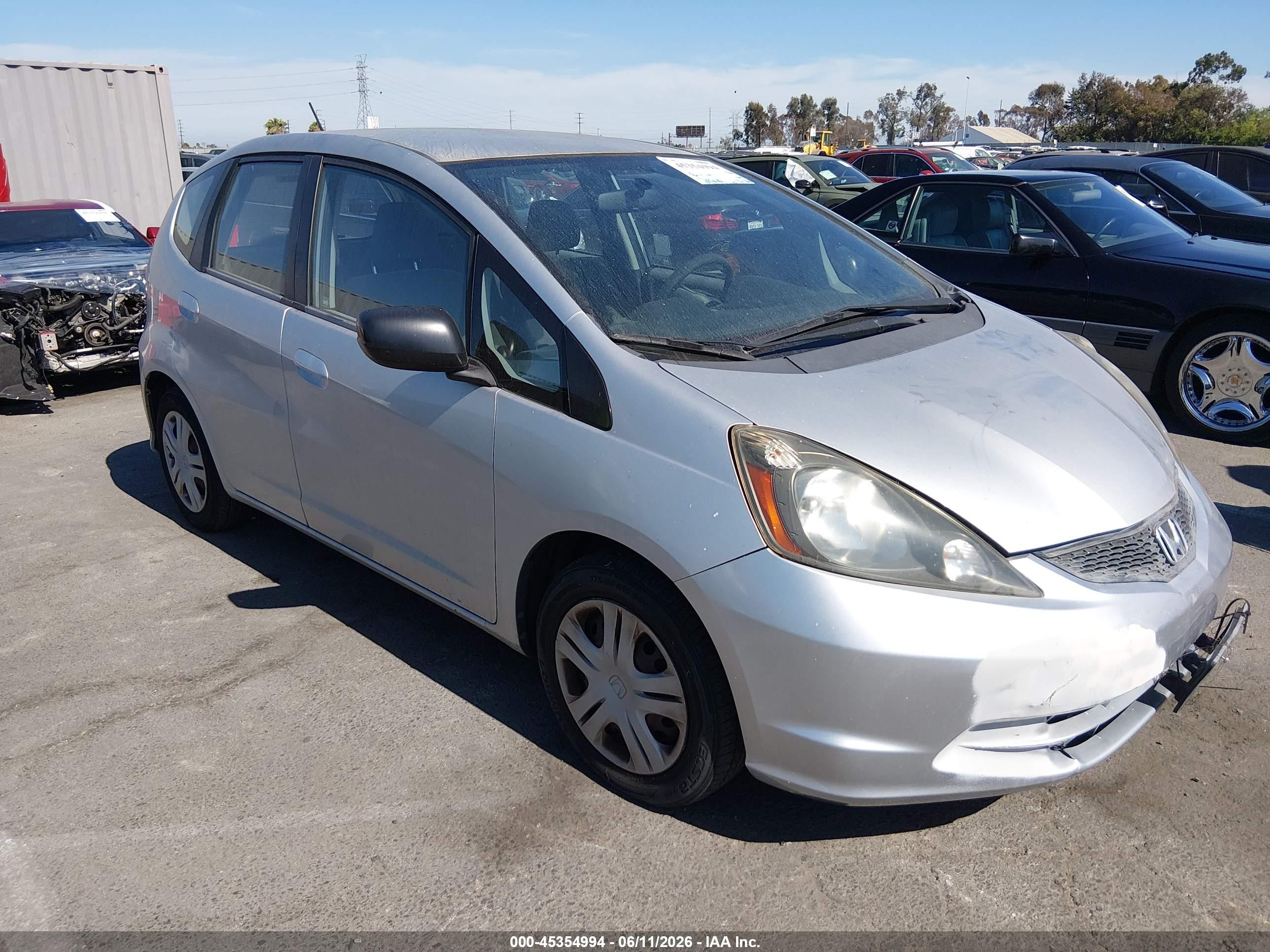 2011 Honda Fit   Серебряный vin: JHMGE8H36BC028592