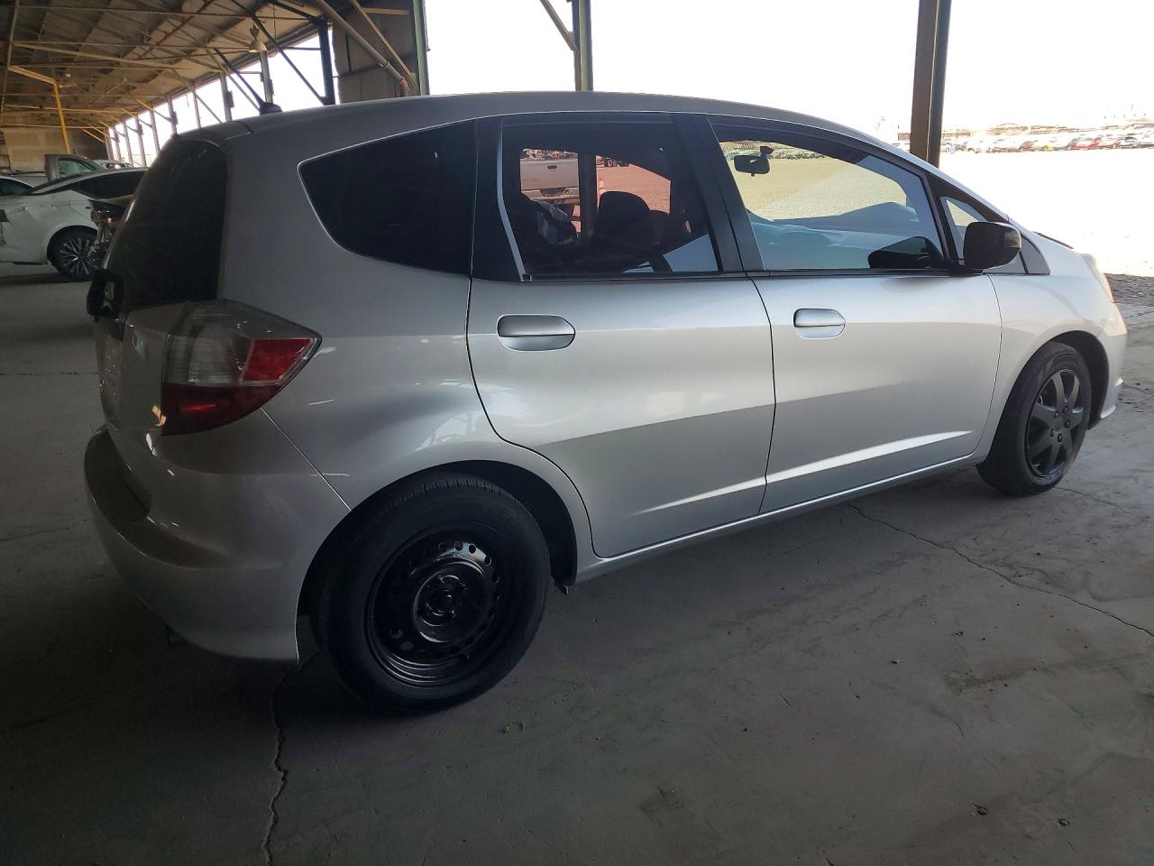 2011 Honda Fit Silver vin: JHMGE8H36BS008106