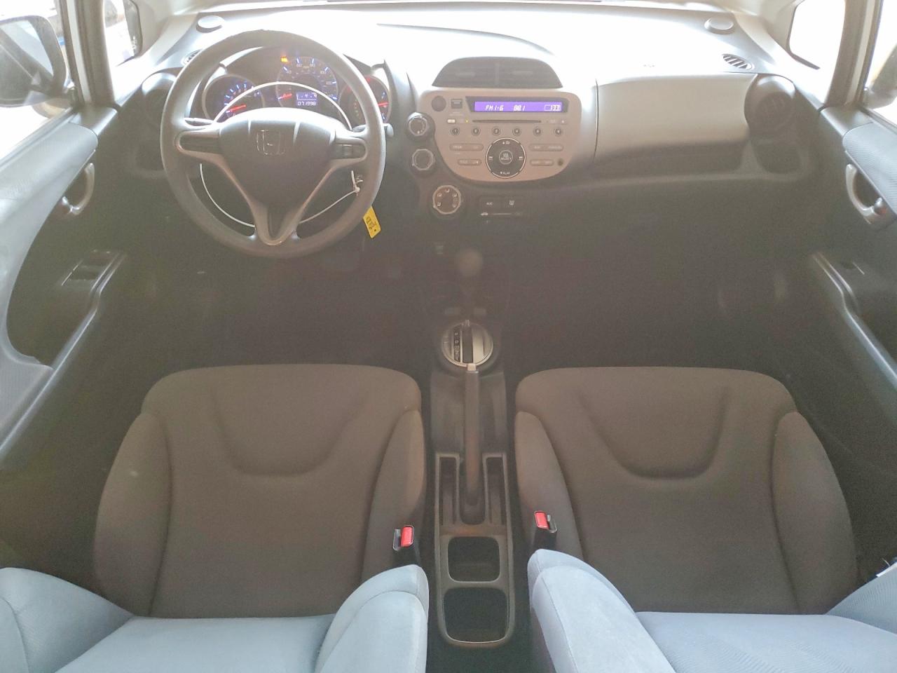 2011 Honda Fit Silver vin: JHMGE8H36BS008106