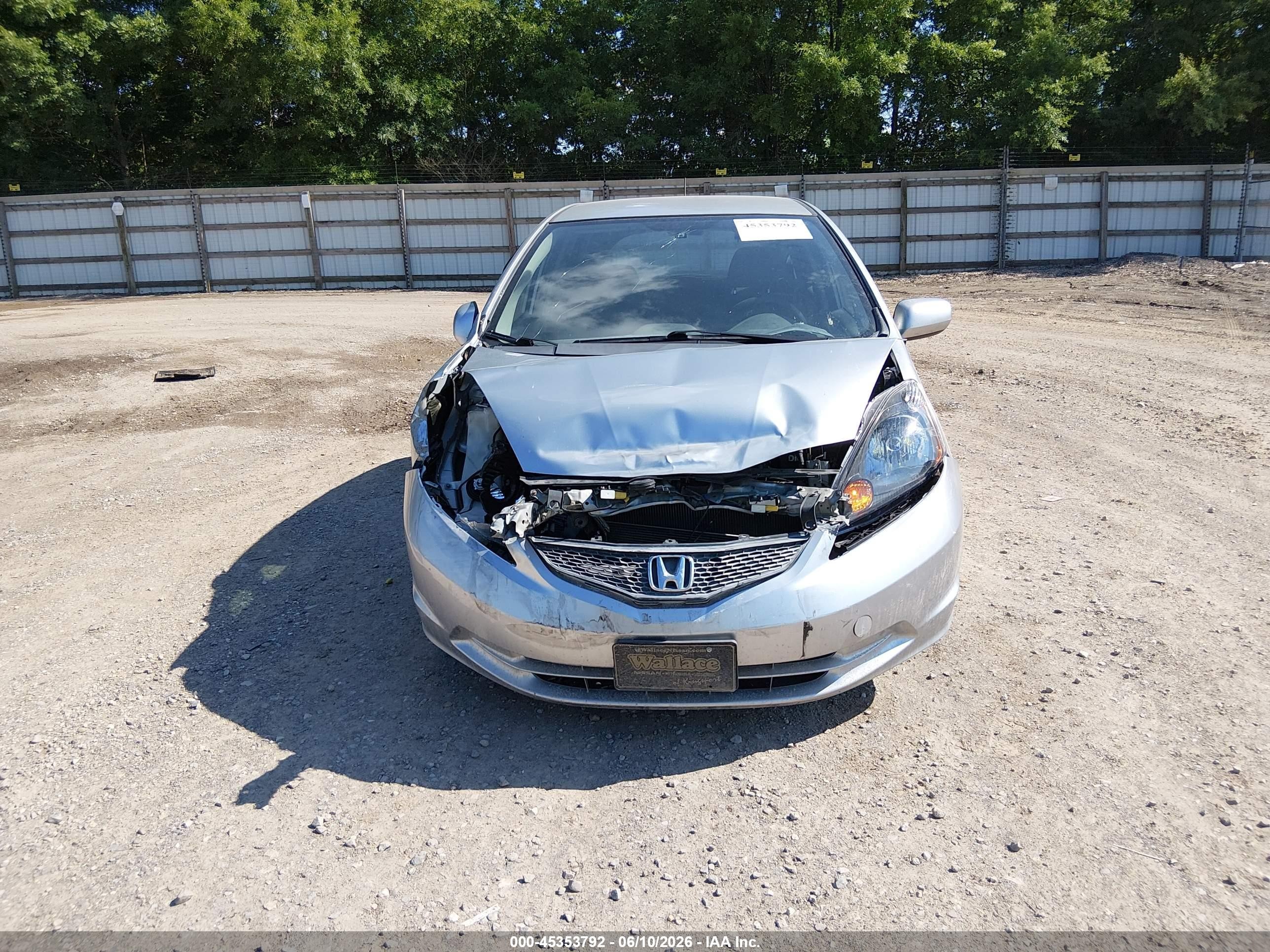 2013 Honda Fit   Silver vin: JHMGE8H36DC008233