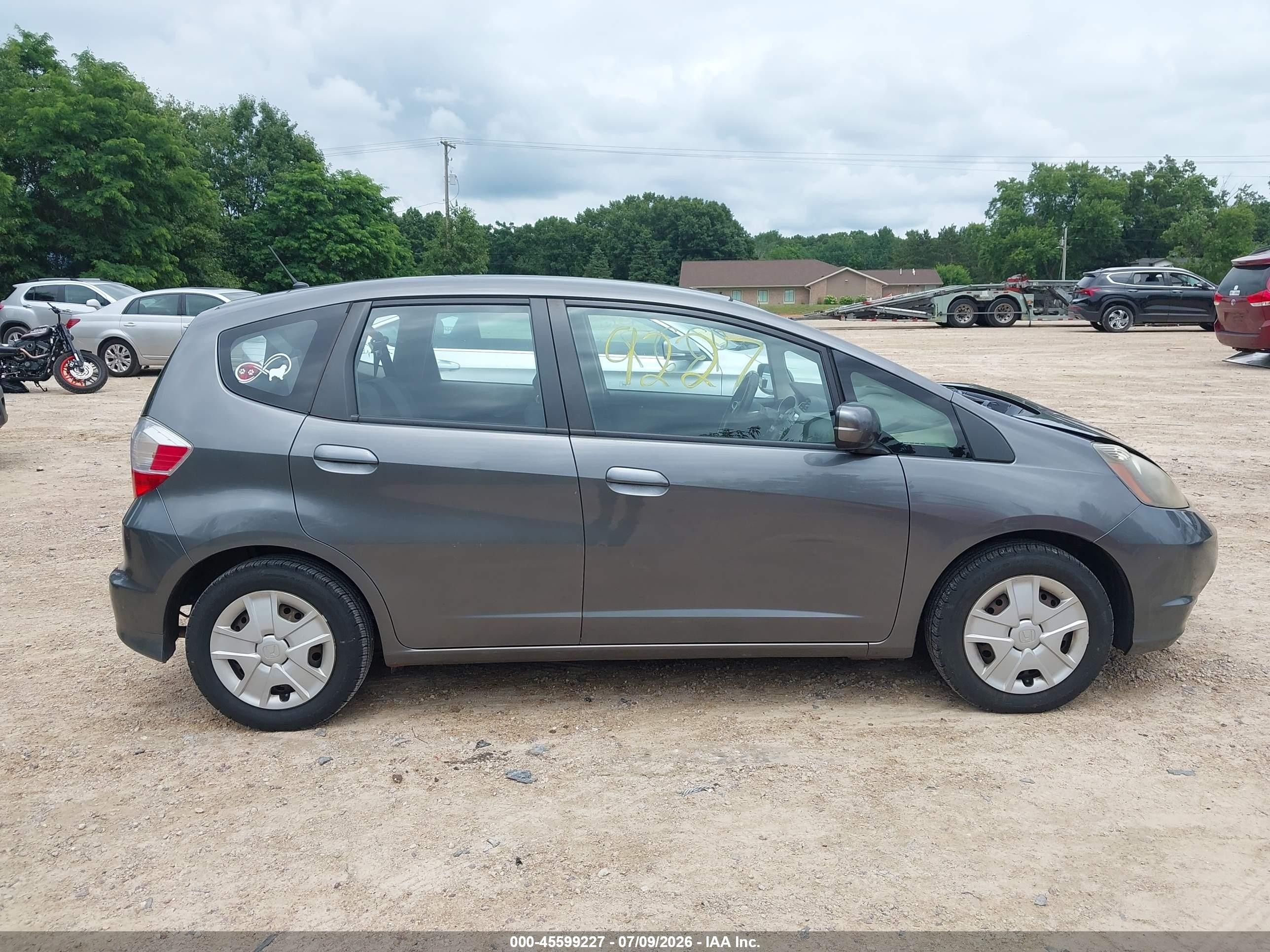 2013 Honda Fit Blue vin: JHMGE8H36DC026568