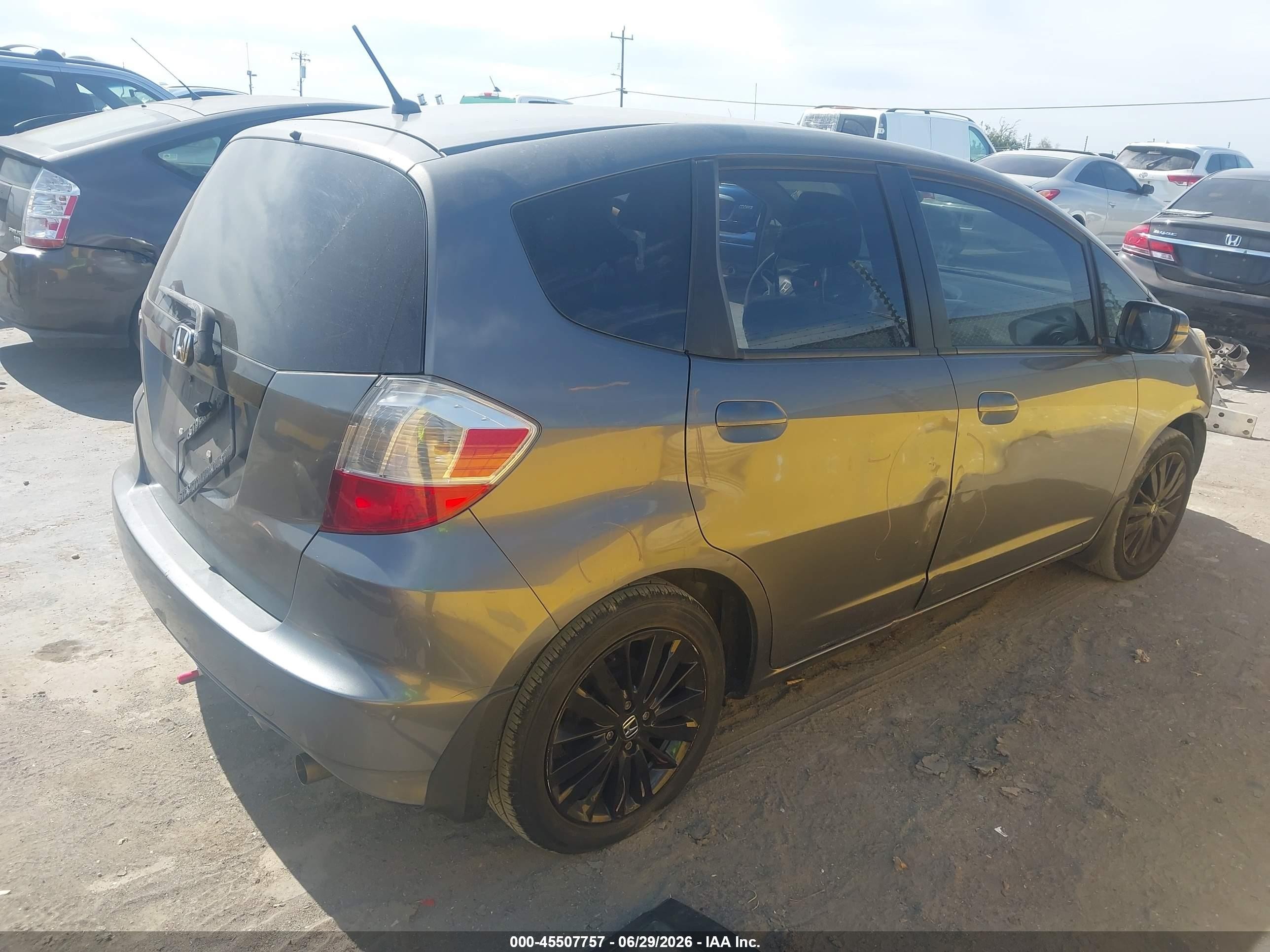 2013 Honda Fit   Gray vin: JHMGE8H36DC037716