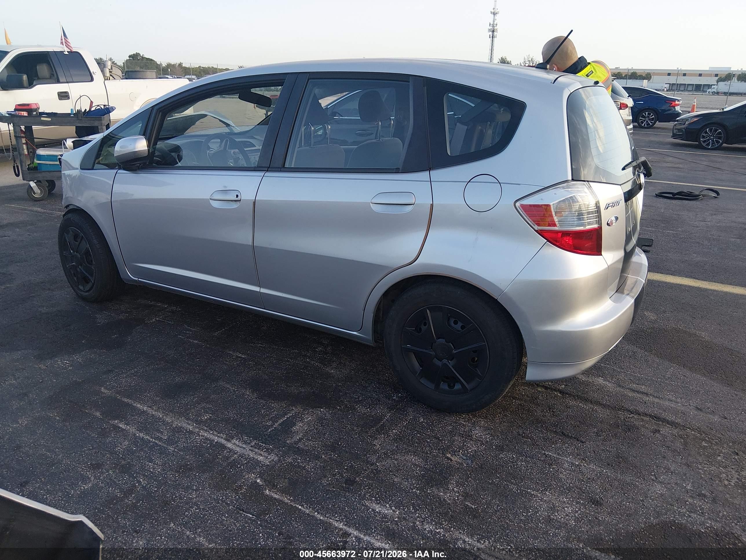2013 Honda Fit   Gray vin: JHMGE8H36DC057898
