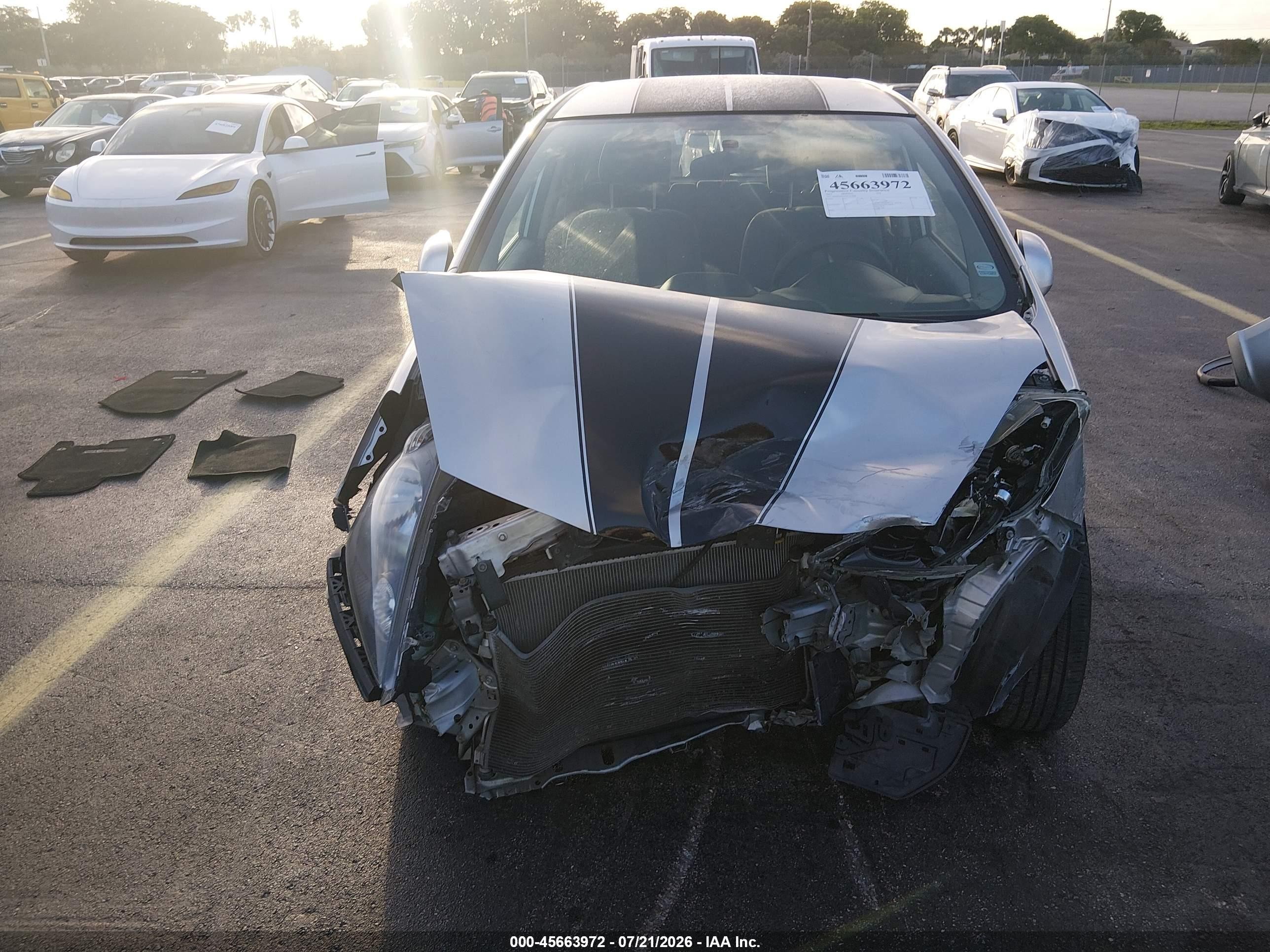 2013 Honda Fit   Gray vin: JHMGE8H36DC057898