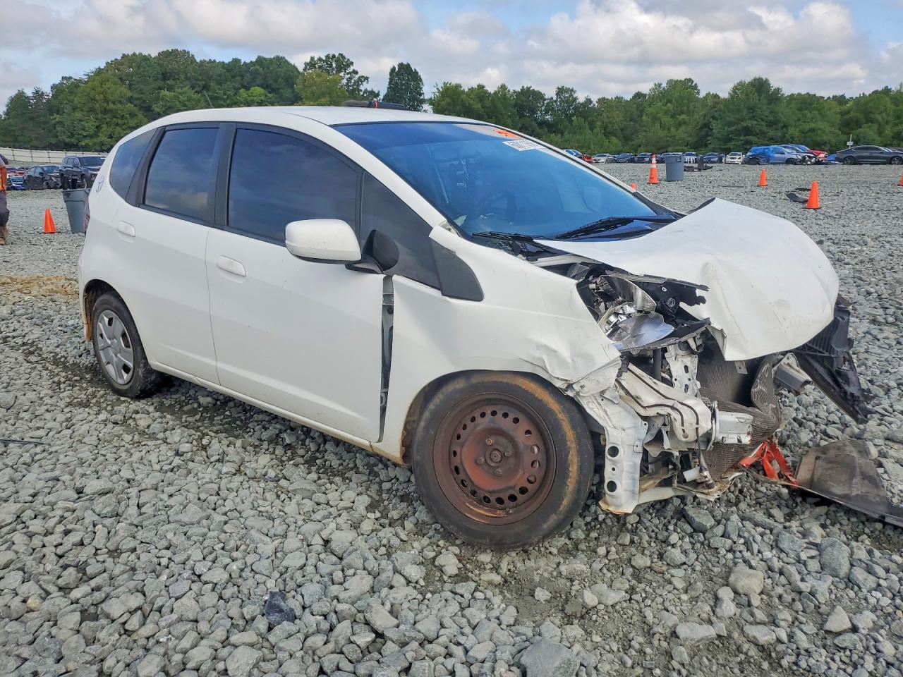 2013 Honda Fit White vin: JHMGE8H36DC061613