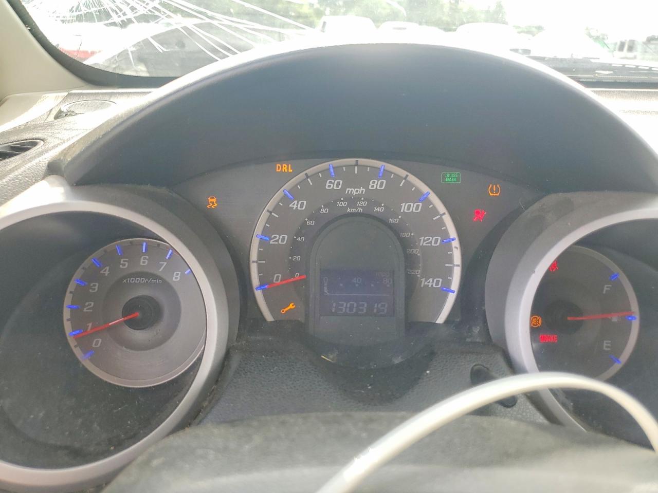 2013 Honda Fit White vin: JHMGE8H36DC061613