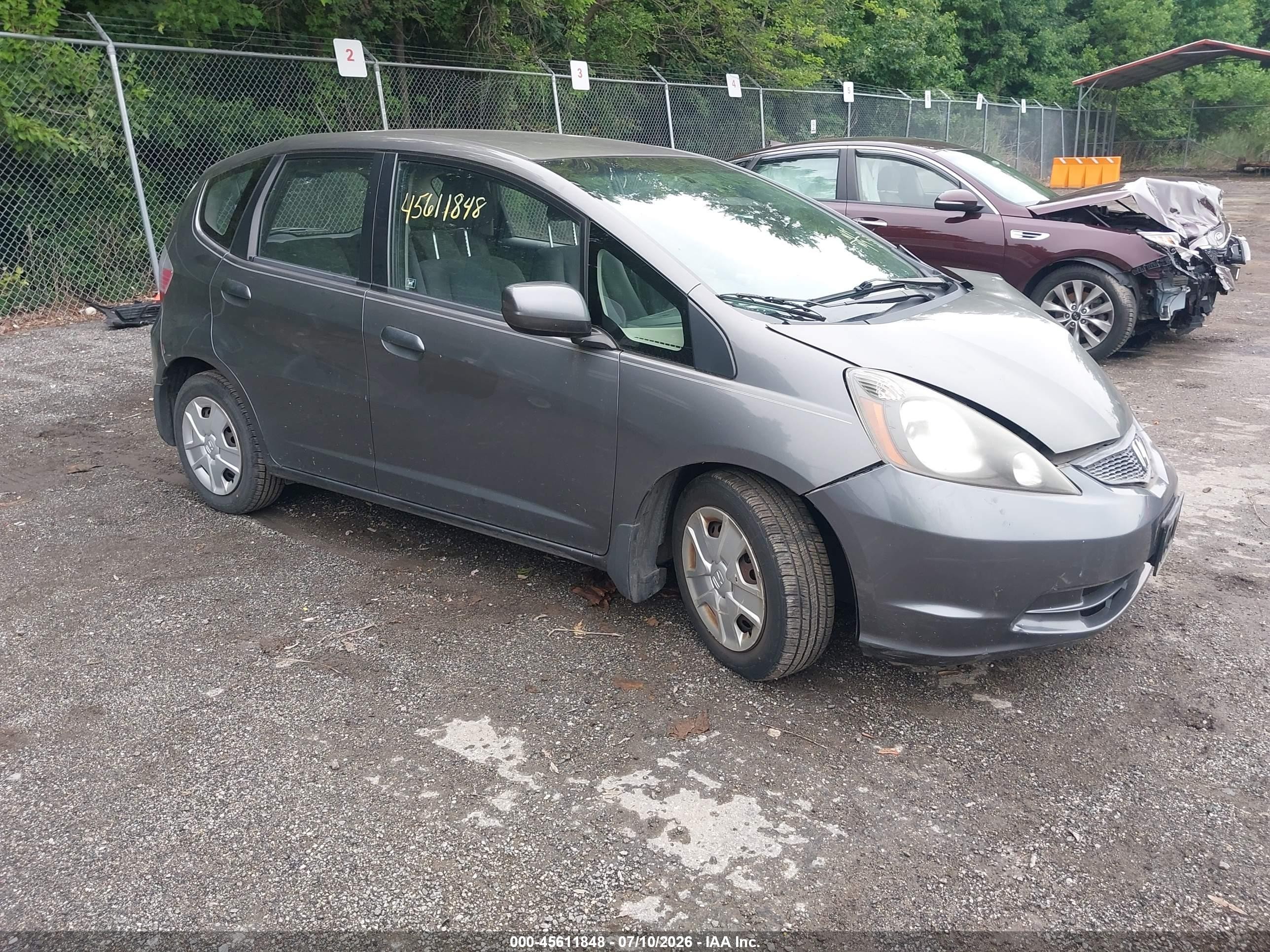 2013 Honda Fit   Серый vin: JHMGE8H36DC067637